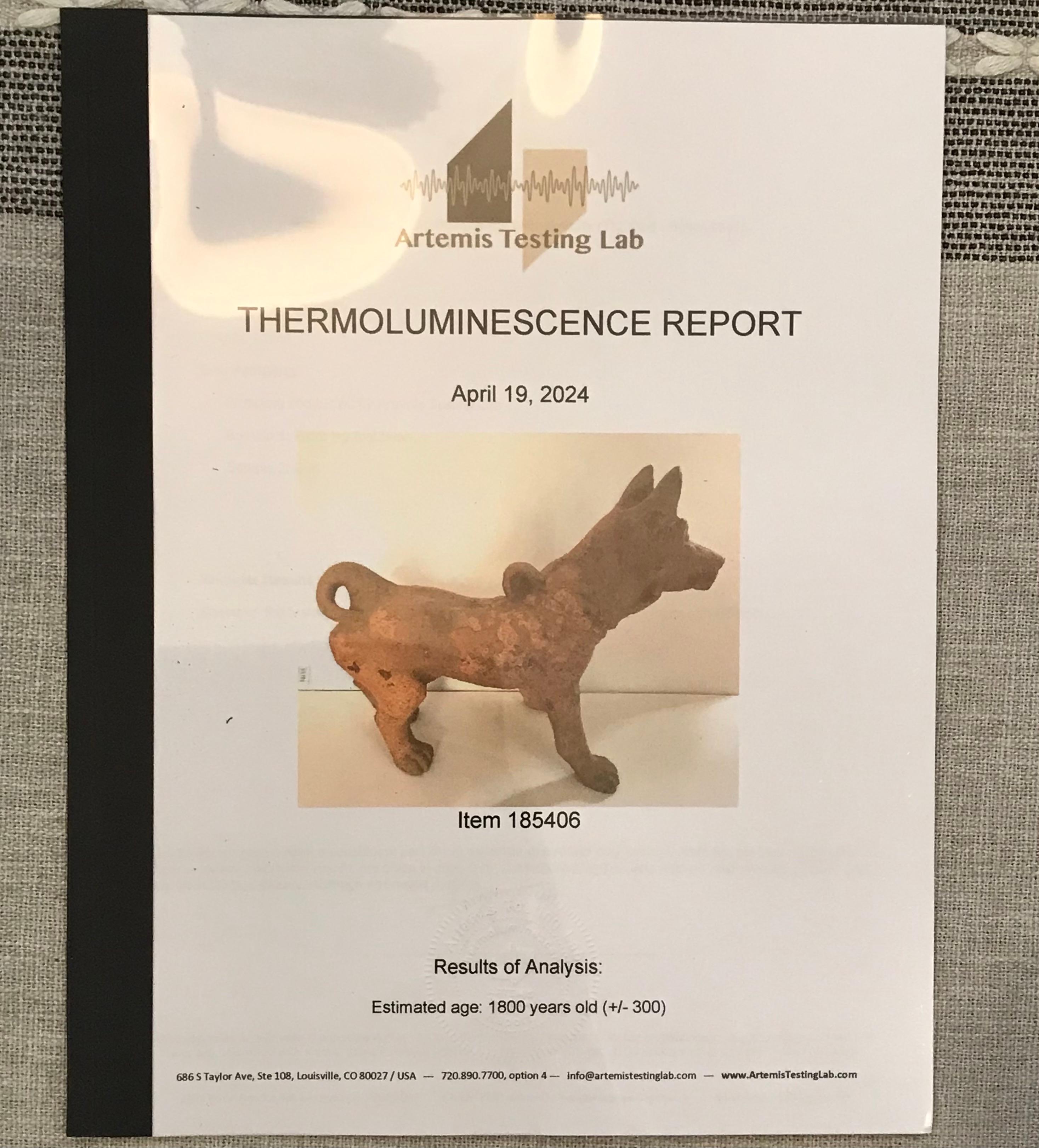 Grande scultura in ceramica della dinastia Han raffigurante un cane Test Test in vendita 1