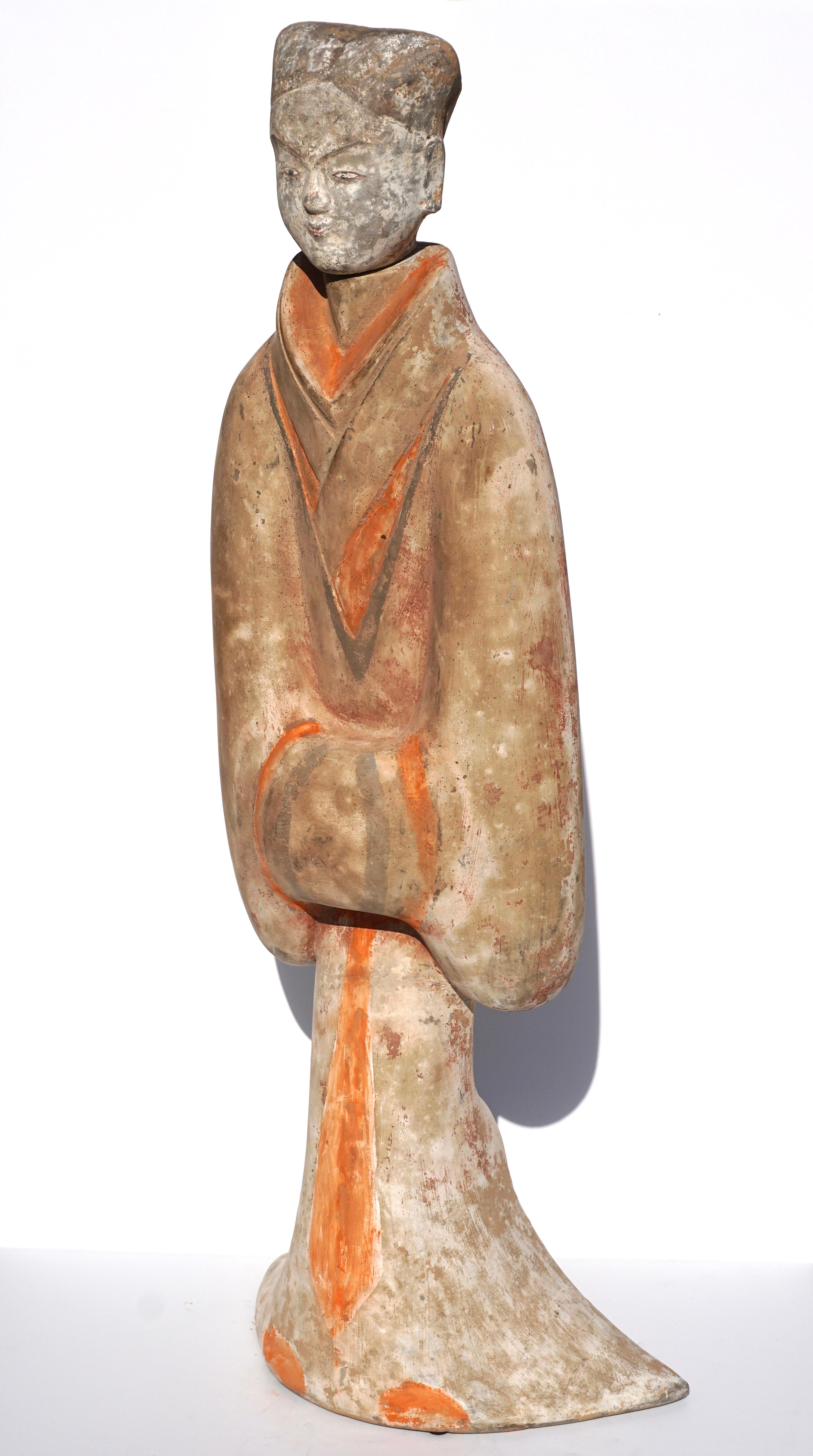 Chinois Grande figurine de dame de cour en terre cuite de la dynastie Han testée TL en vente