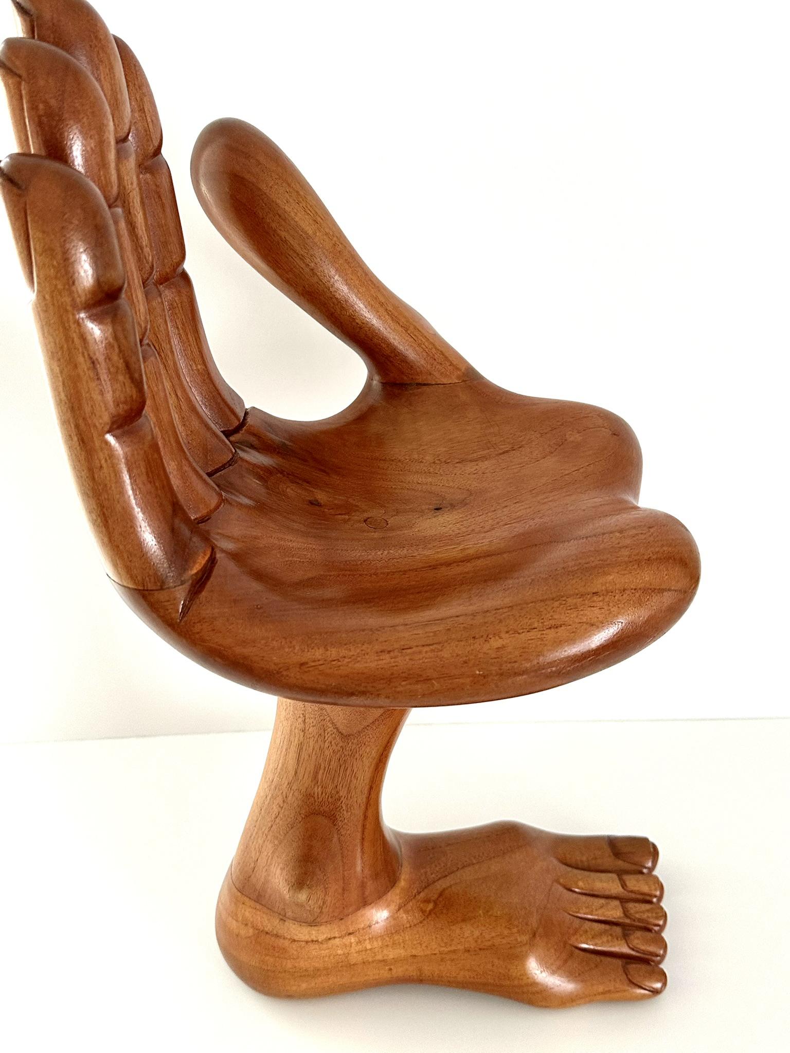 Grande scultura di mani e piedi di Pedro Friedeberg in vendita 3