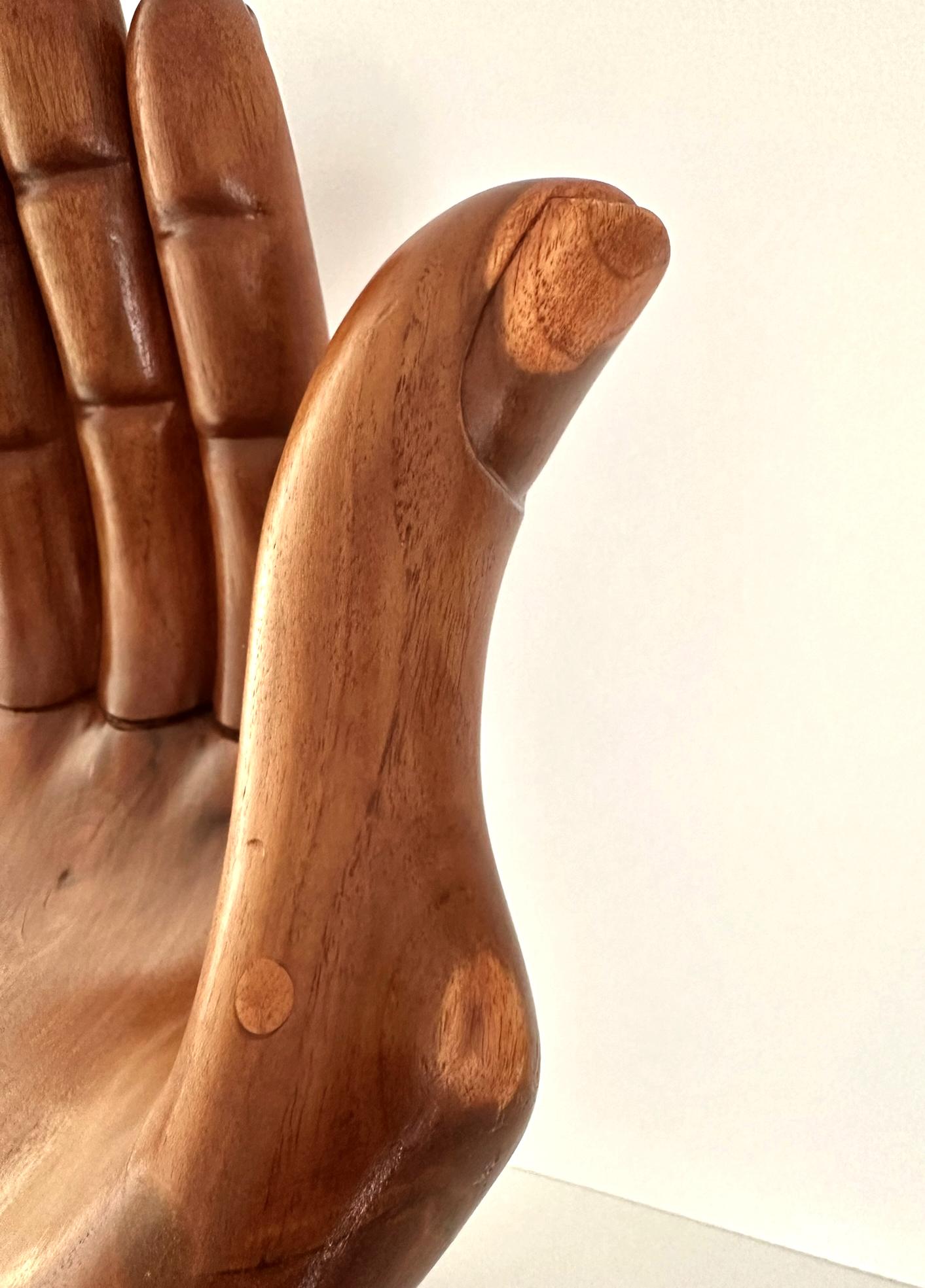 Grande scultura di mani e piedi di Pedro Friedeberg in vendita 8