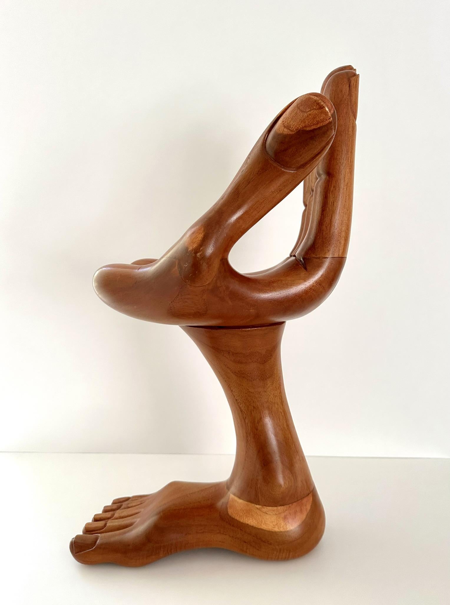 Grande scultura di mani e piedi di Pedro Friedeberg in vendita 1
