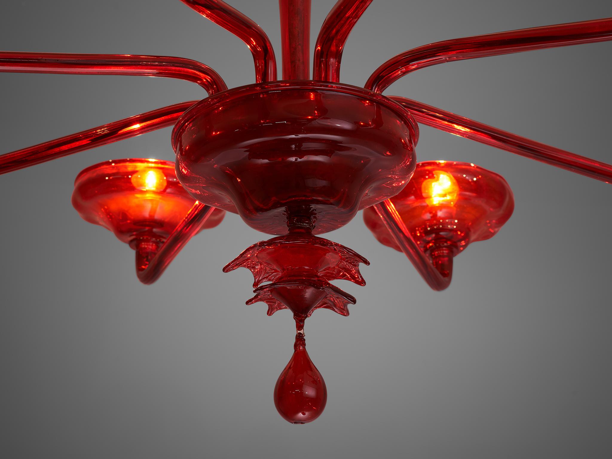 Großer mundgeblasener Kronleuchter aus rotem Muranoglas (Moderne der Mitte des Jahrhunderts) im Angebot