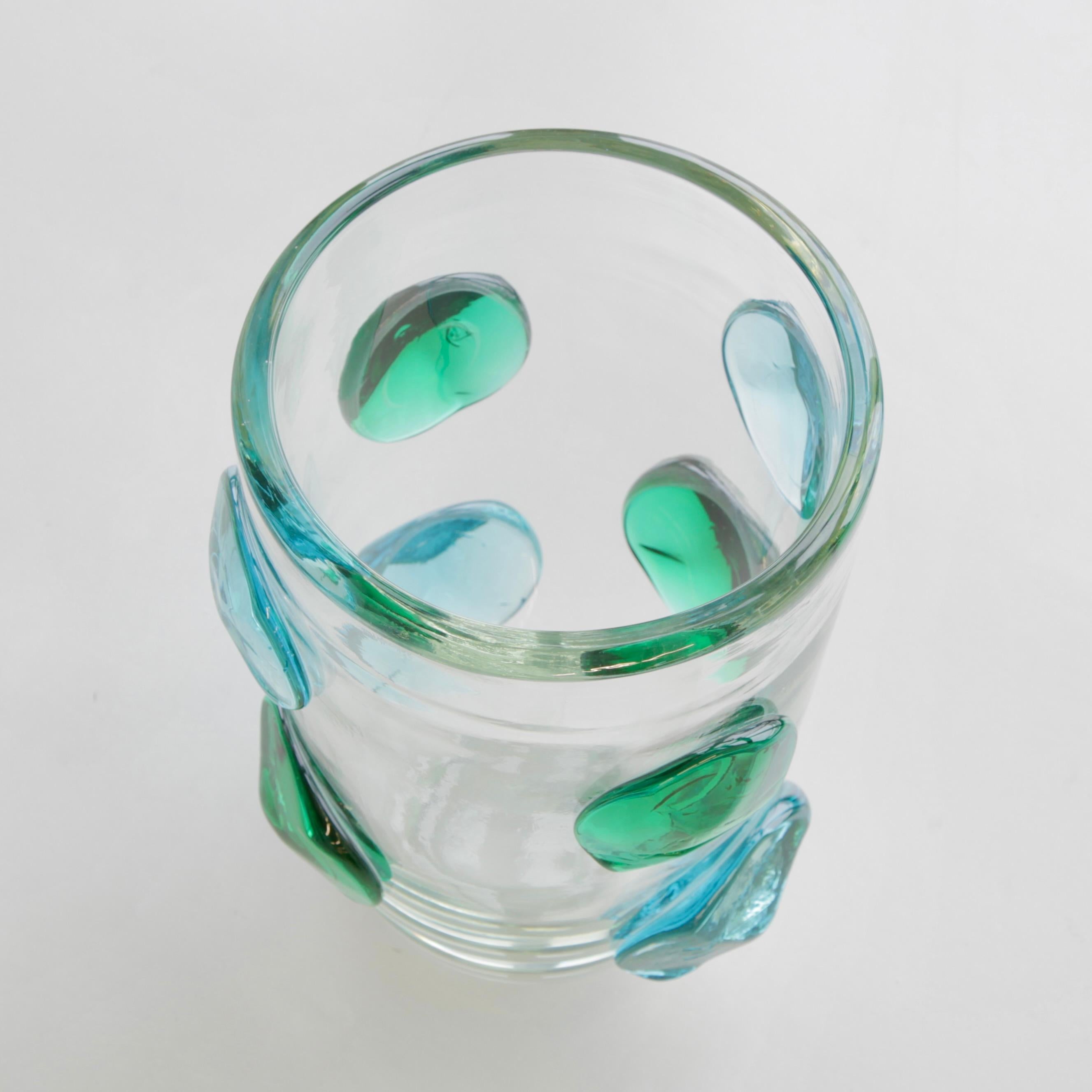 Große Vase aus mundgeblasenem Glas, Italien, Murano. (Organische Moderne) im Angebot