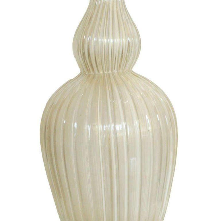 Milieu du XXe siècle Grande lampe de table en verre de Murano soufflé à la main de style Barovier en vente