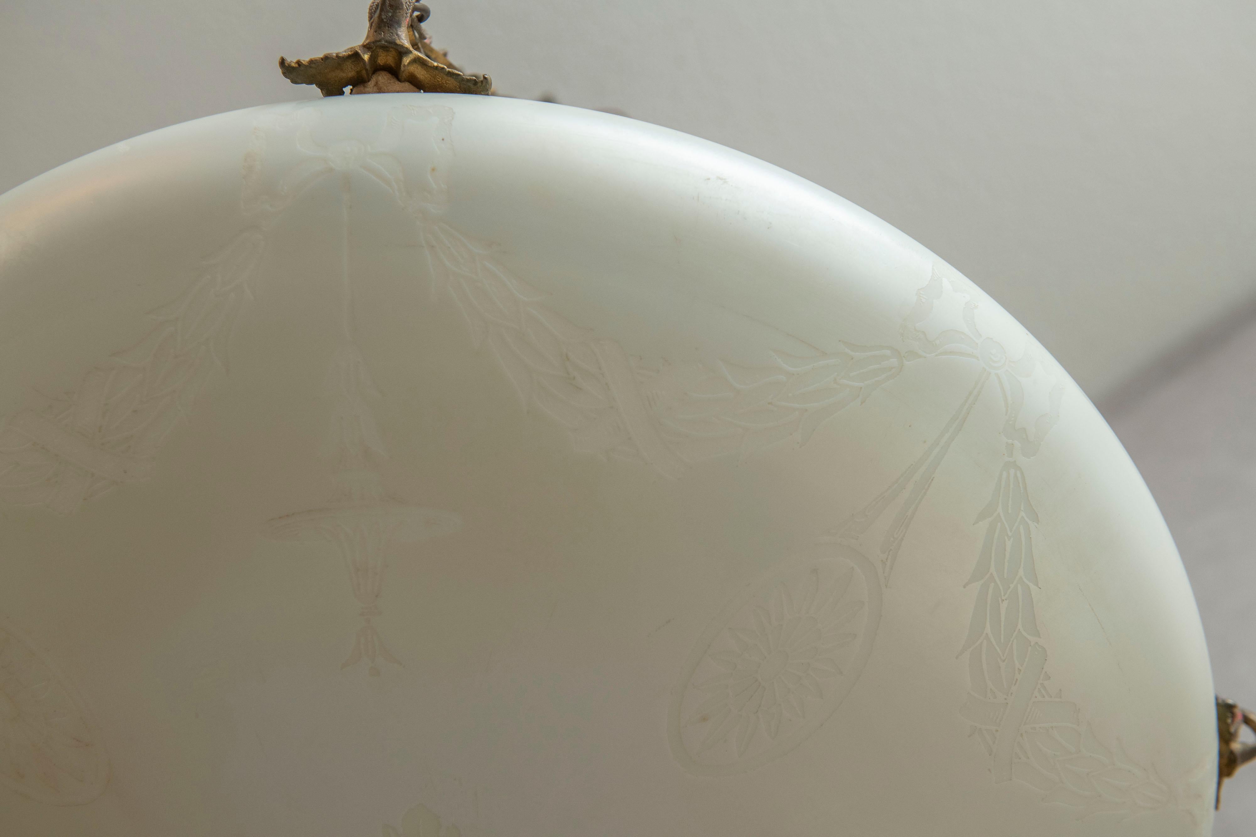 Grande pendente da soffitto in calcite soffiata a mano e Steuben con hardware originale, 1915 ca. in vendita 3
