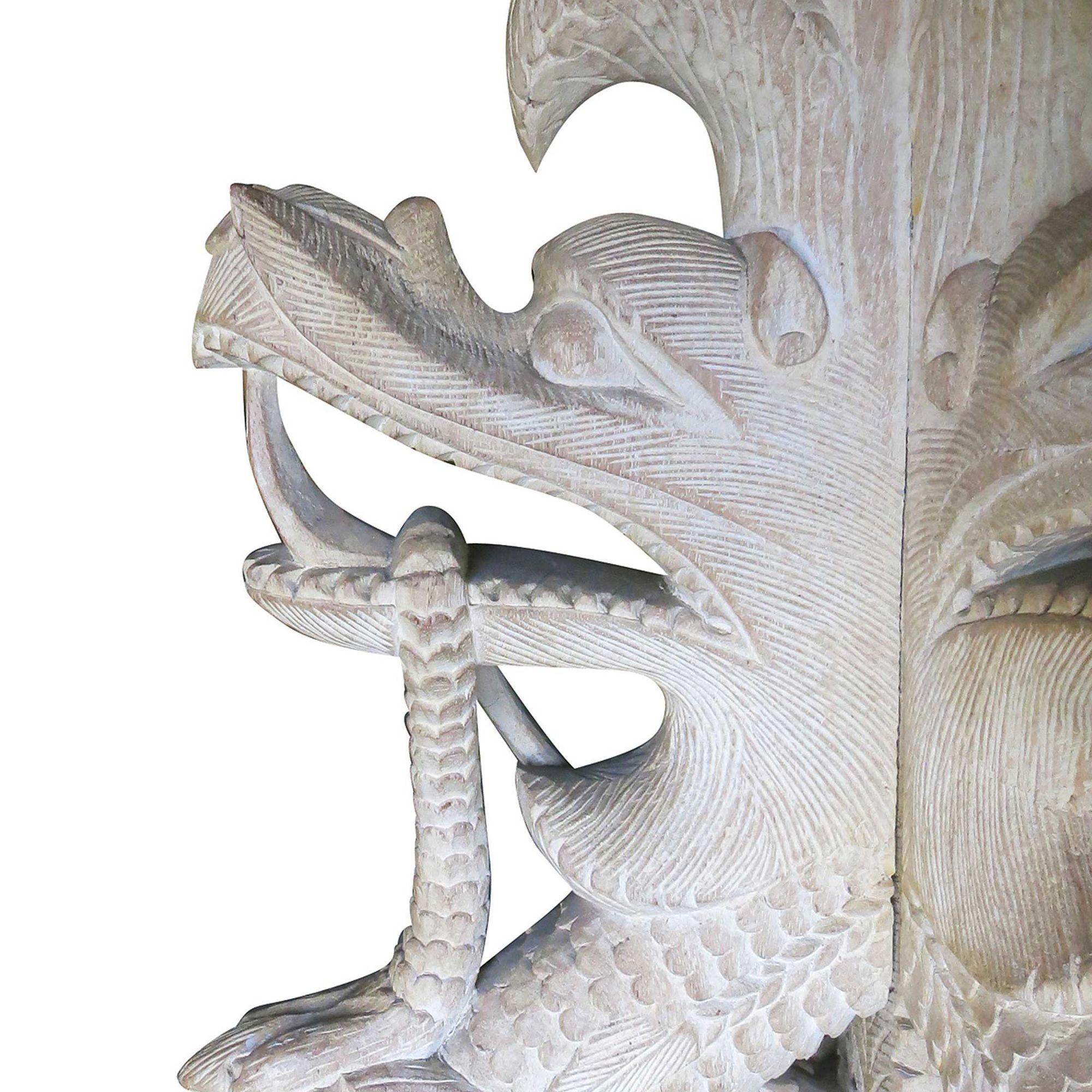 Fin du 20e siècle Grande jardinière sur piédestal sculptée à la main avec dragon birman en vente