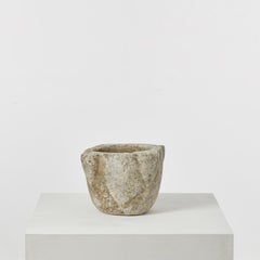 Large hand-carved Catalan stone mortar - Spain, 18th century