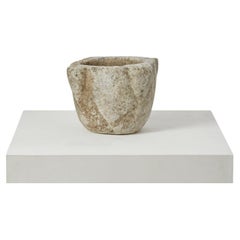 Large hand-carved Catalan stone mortar - Spain, 18th century