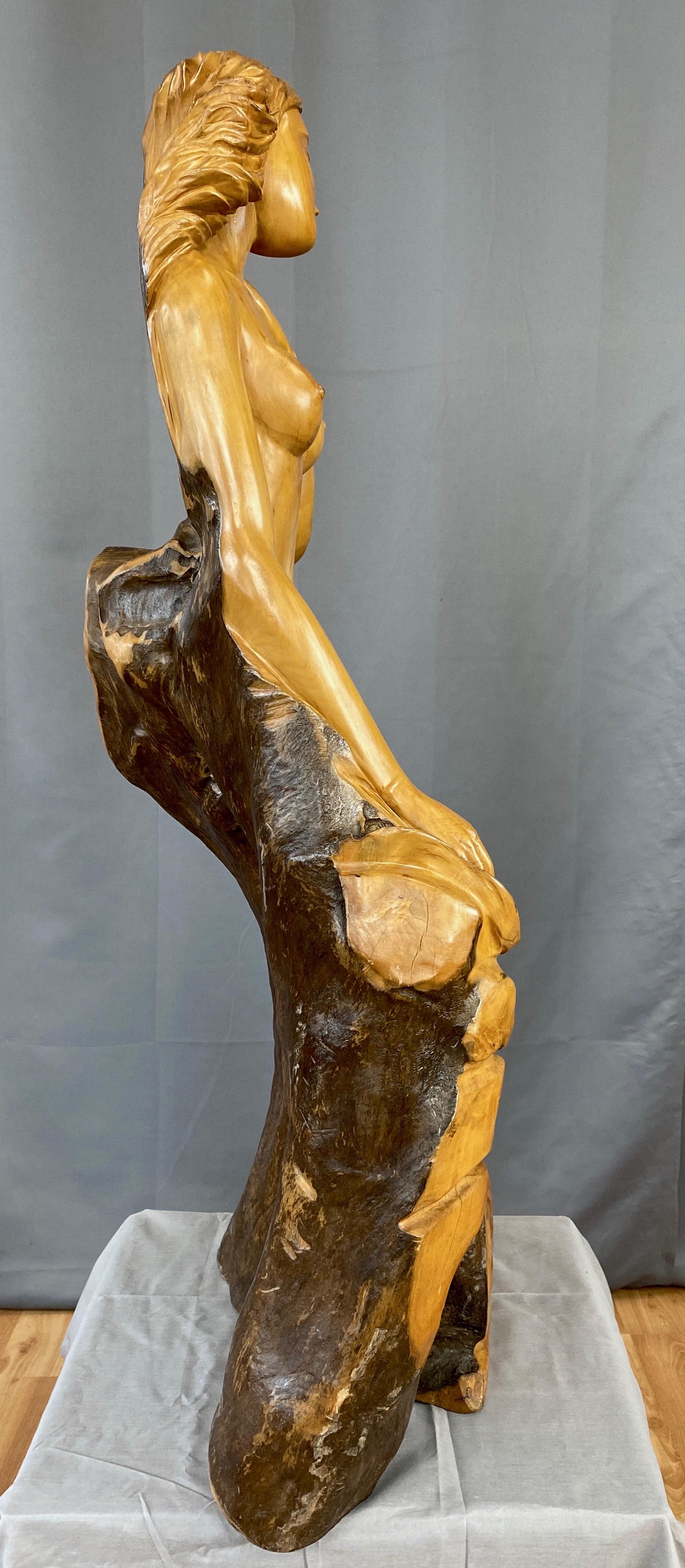Große handgeschnitzte Zypressen-Kniefigurenskulptur nach Botticellis Venus, 1970er Jahre im Angebot 1