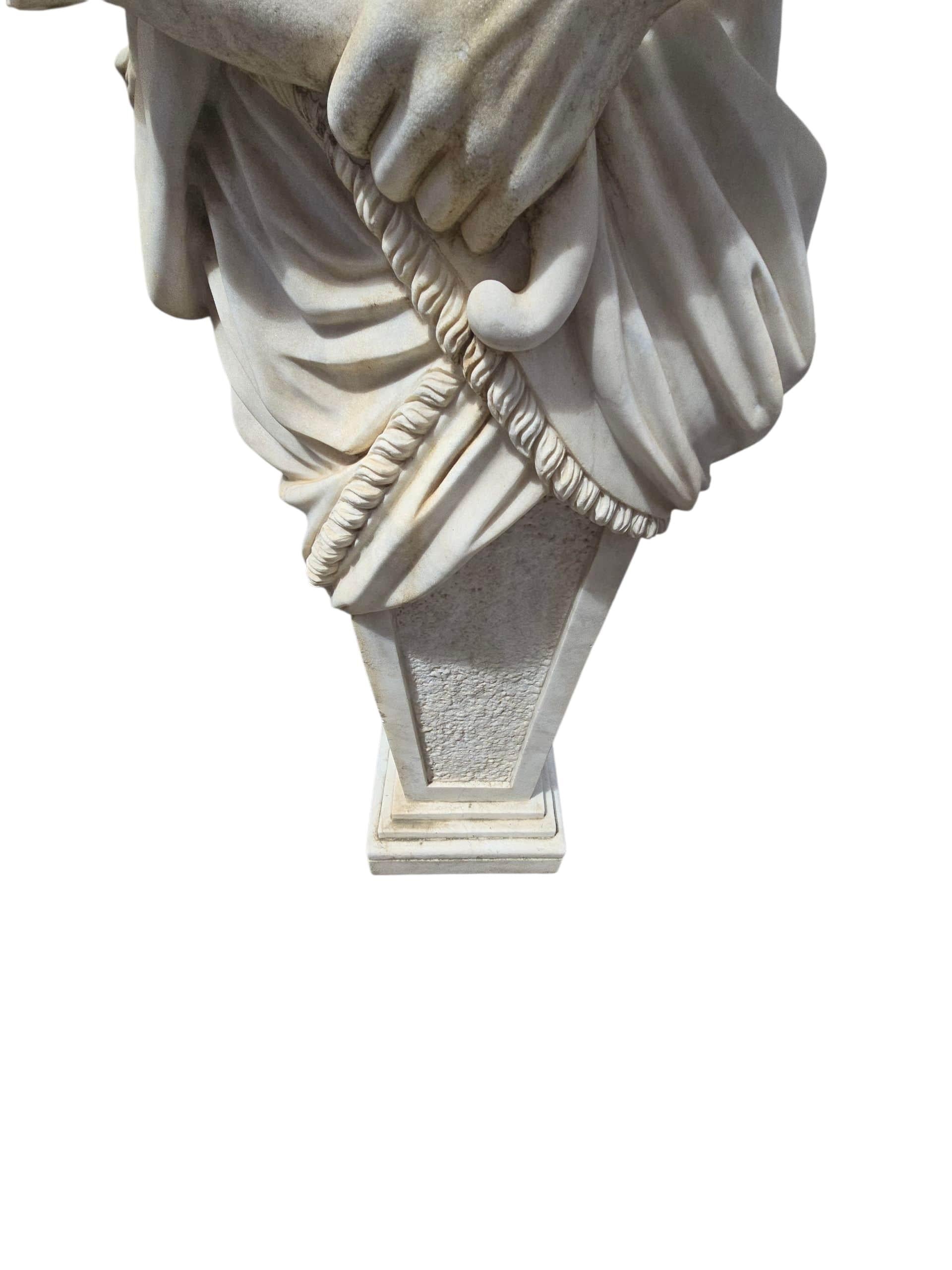 Große Allegorische Skulptur aus italienischem Marmor, 180 CM, handgeschnitzt im Angebot 2