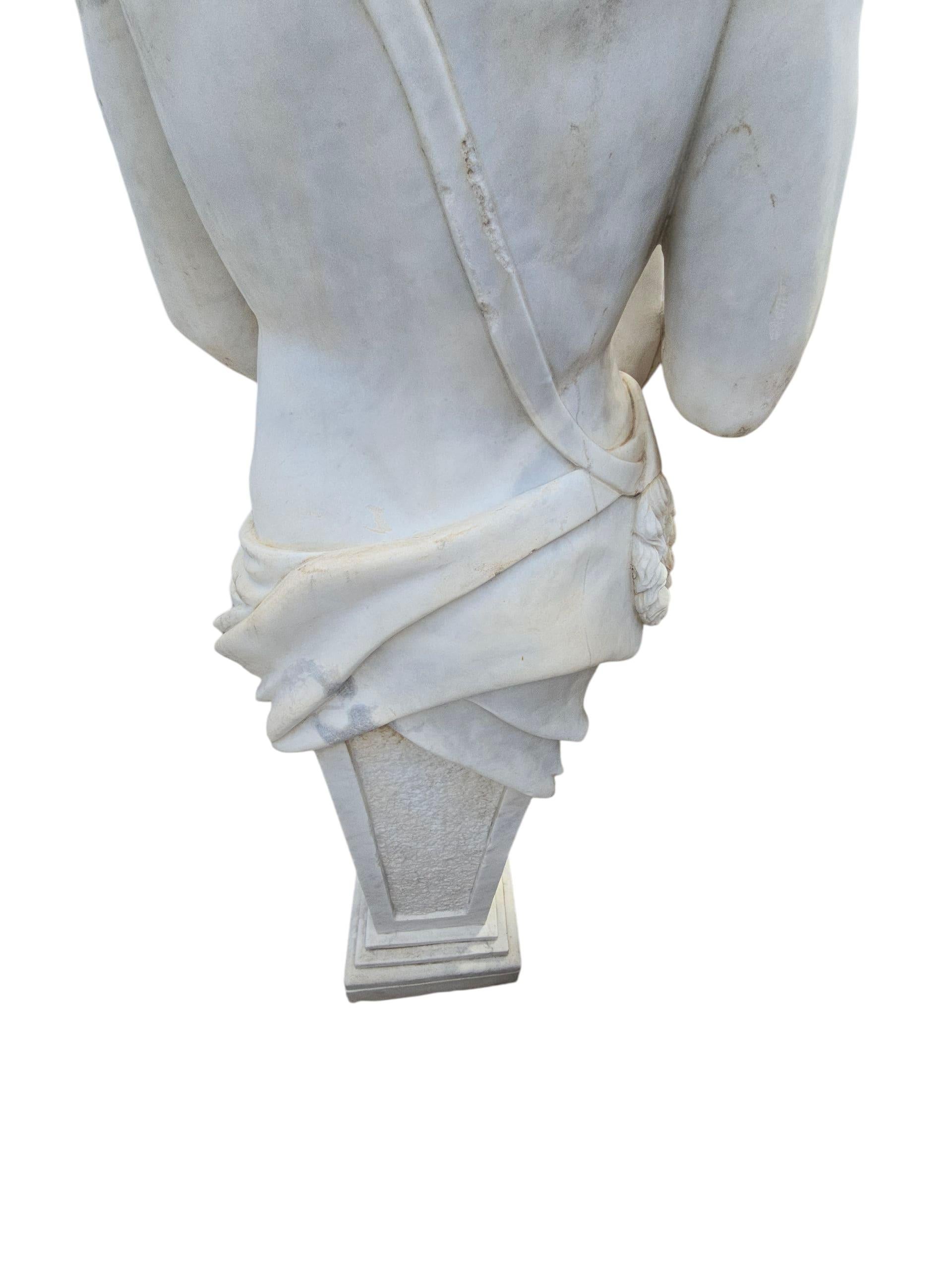 Große Allegorische Skulptur aus italienischem Marmor, 180 CM, handgeschnitzt im Angebot 5