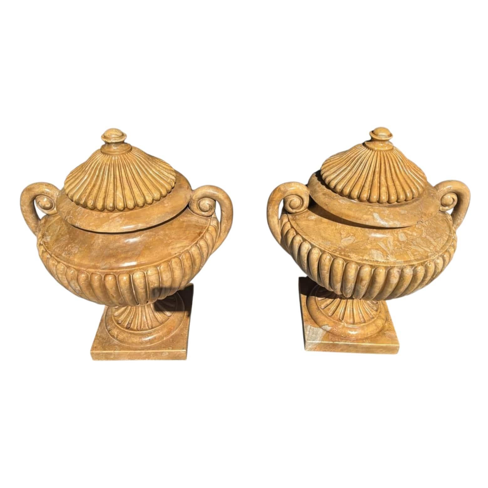 Large Hand-Carved Italian Marble Urns – 1950s In Good Condition For Sale In Madrid, ES