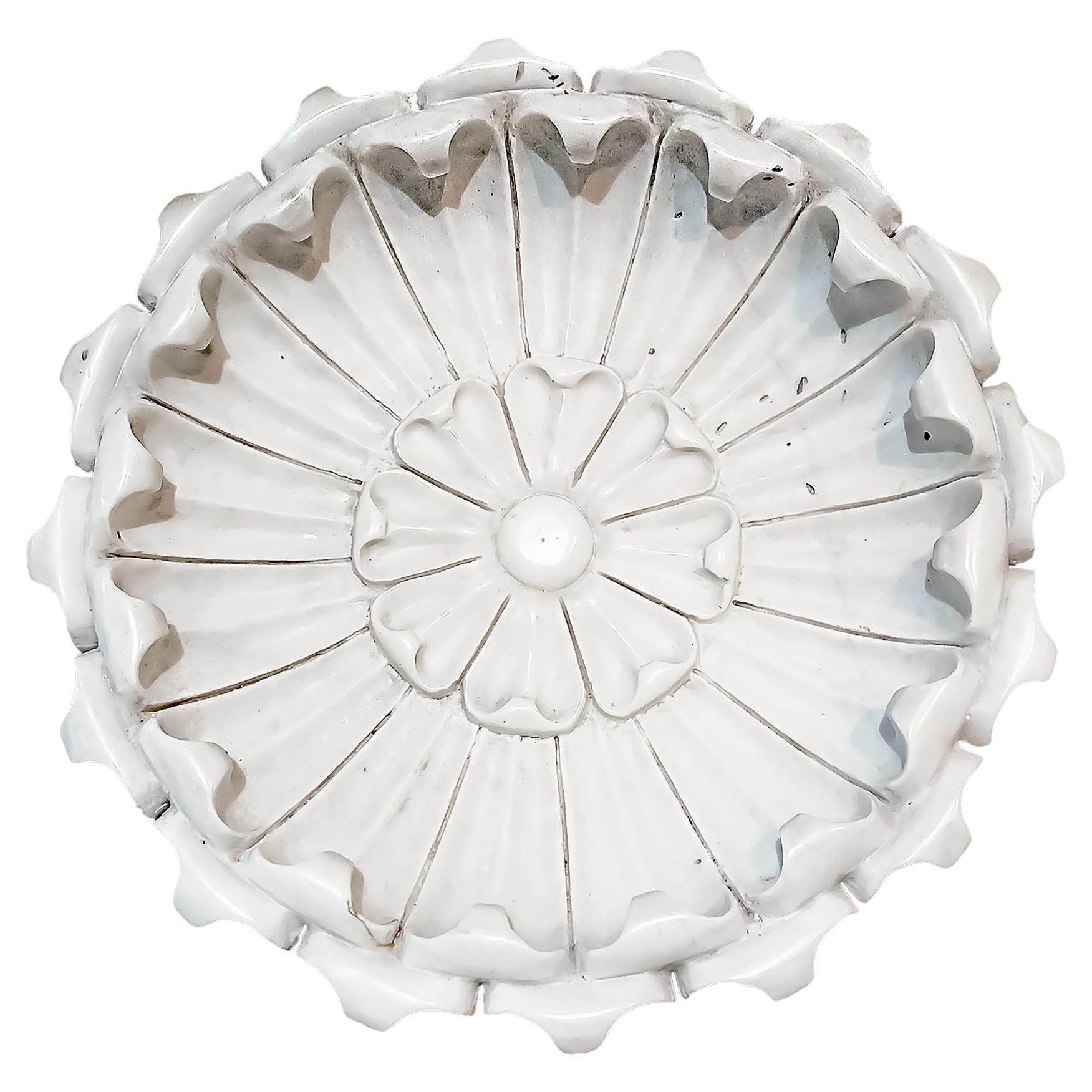 Carved Schalen und Körbe