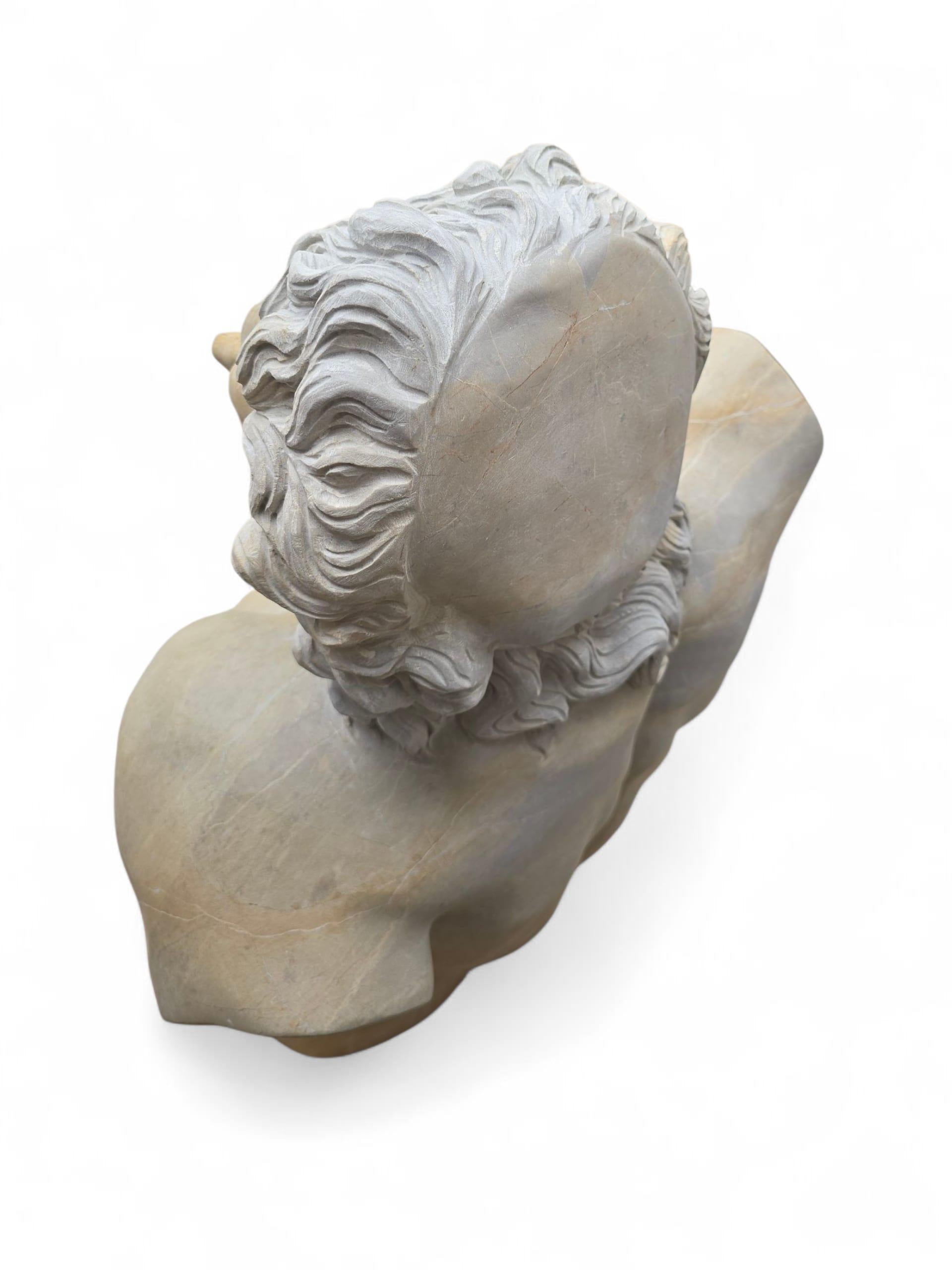 Grande torso di fauno in pietra naturale scolpito a mano, Italia, XX secolo in vendita 1