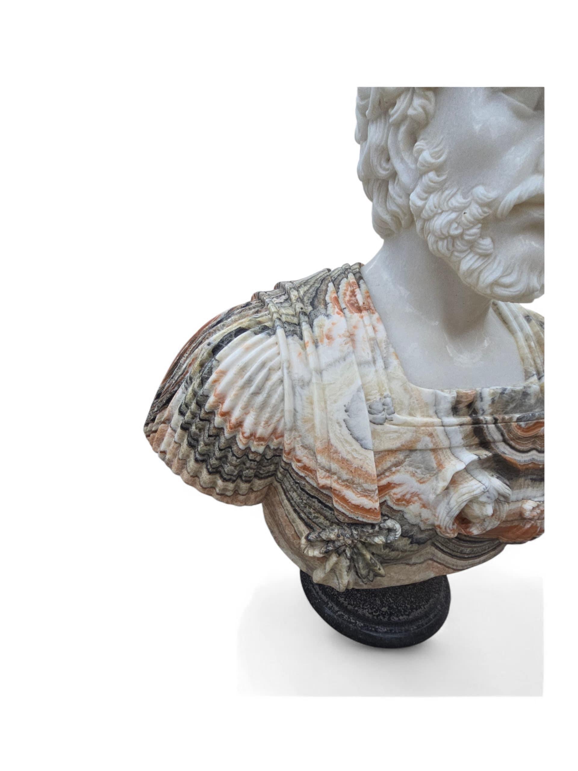 Gran busto de ónice y mármol tallado a mano de un emperador romano, Italia, S. XX en Bueno estado para la venta en Madrid, ES