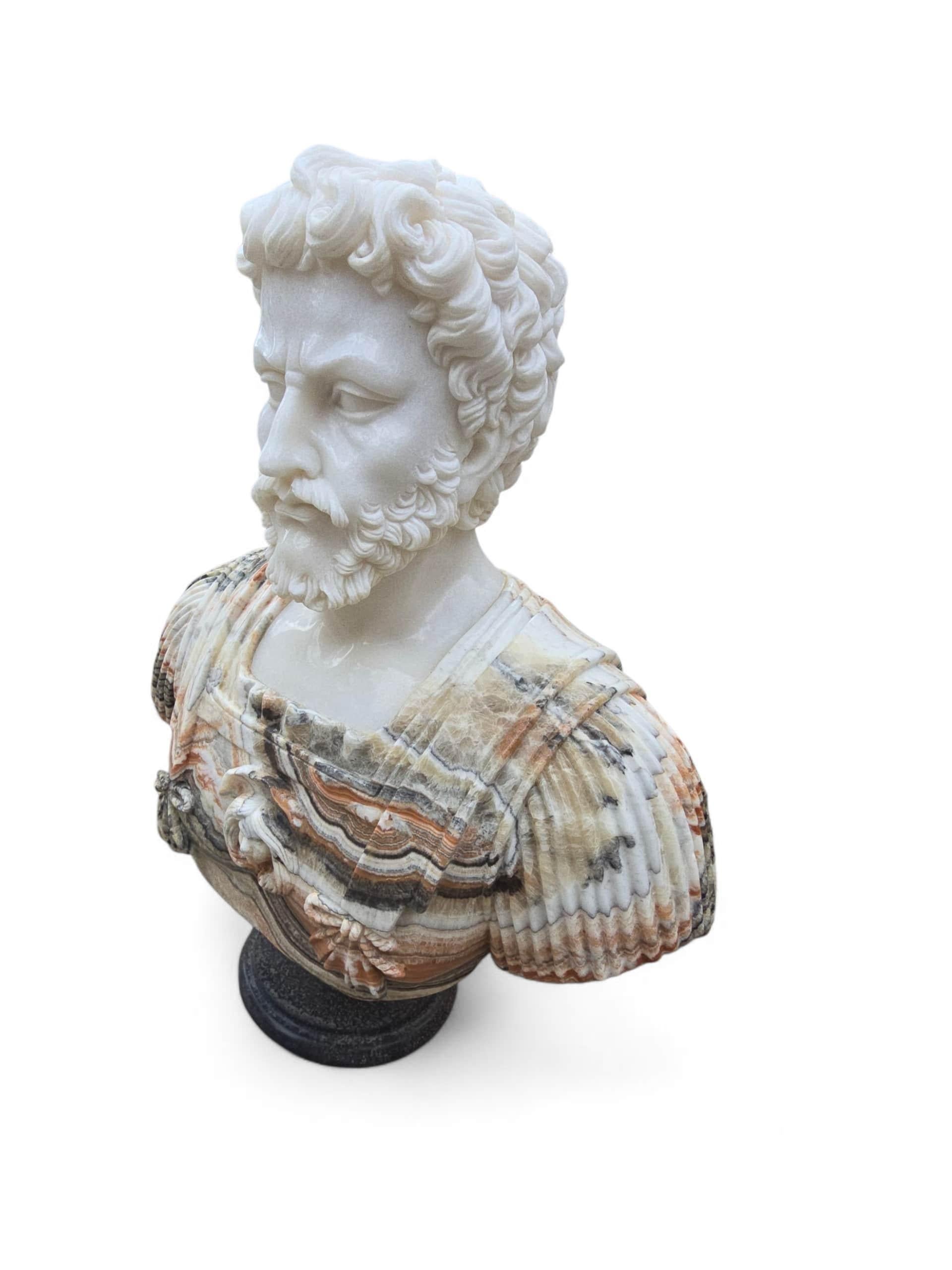 Gran busto de ónice y mármol tallado a mano de un emperador romano, Italia, S. XX Mármol en venta