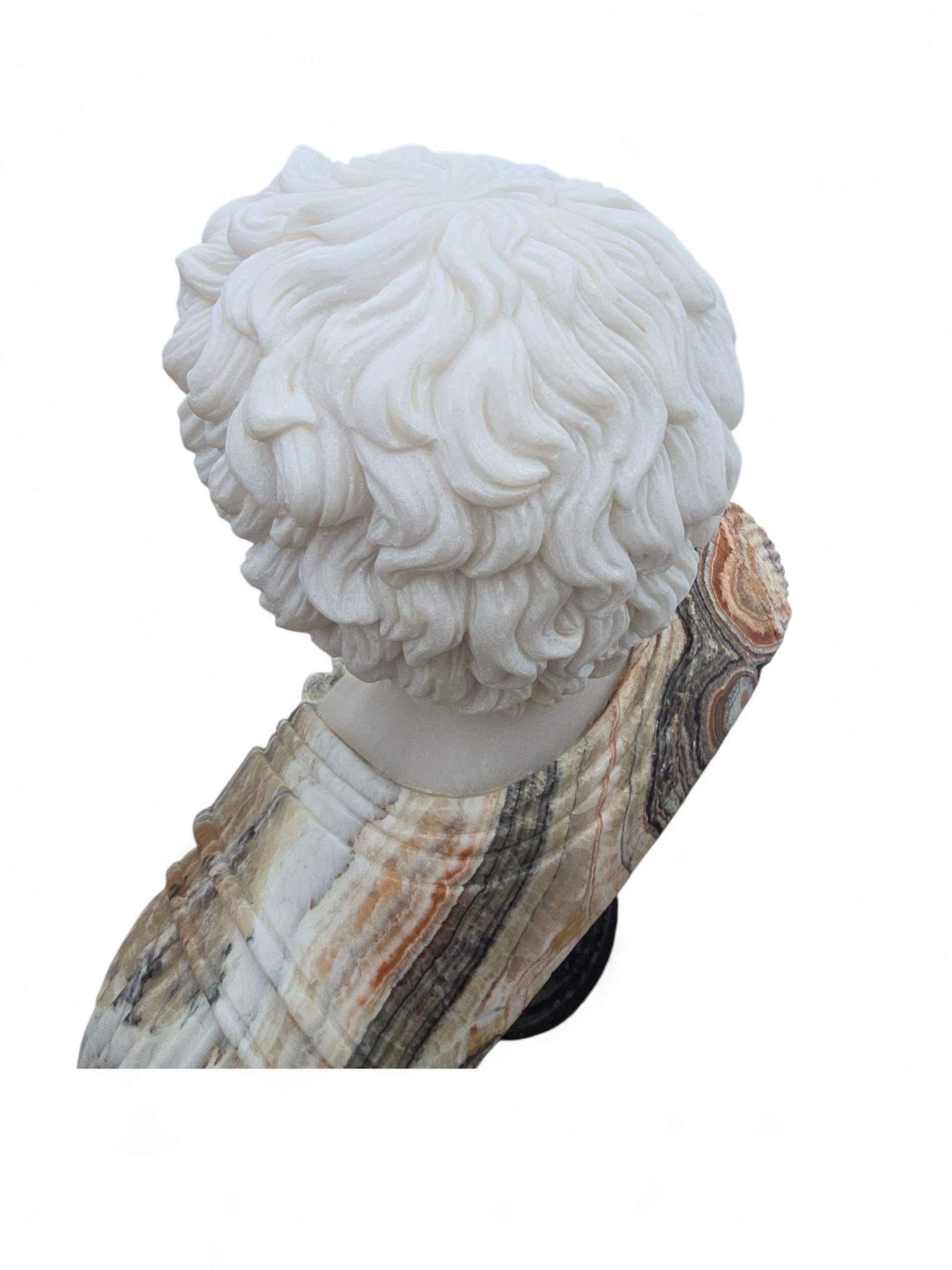 Gran busto de ónice y mármol tallado a mano de un emperador romano, Italia, S. XX en venta 1