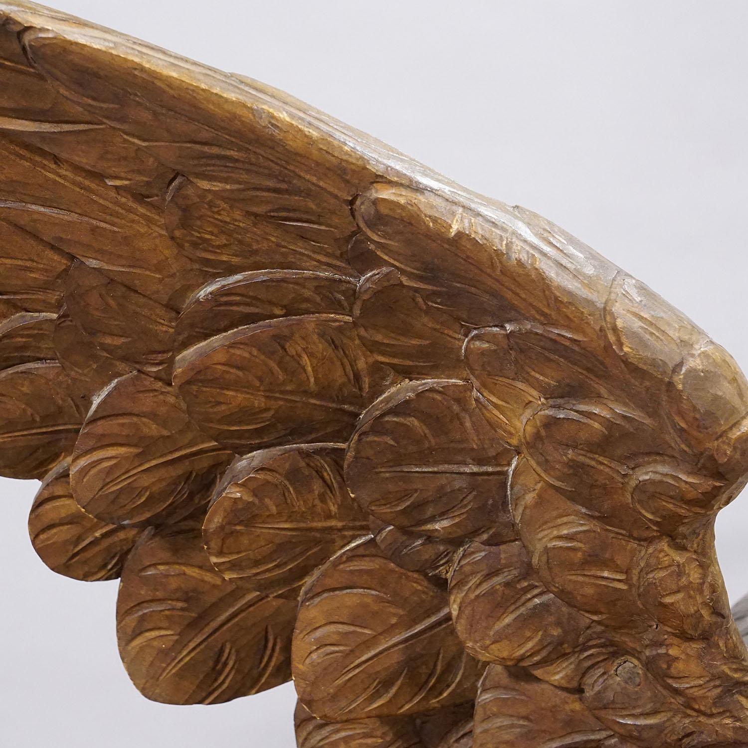 Gran estatua tallada a mano de un águila, Black Forest ca. 1900 en venta 2