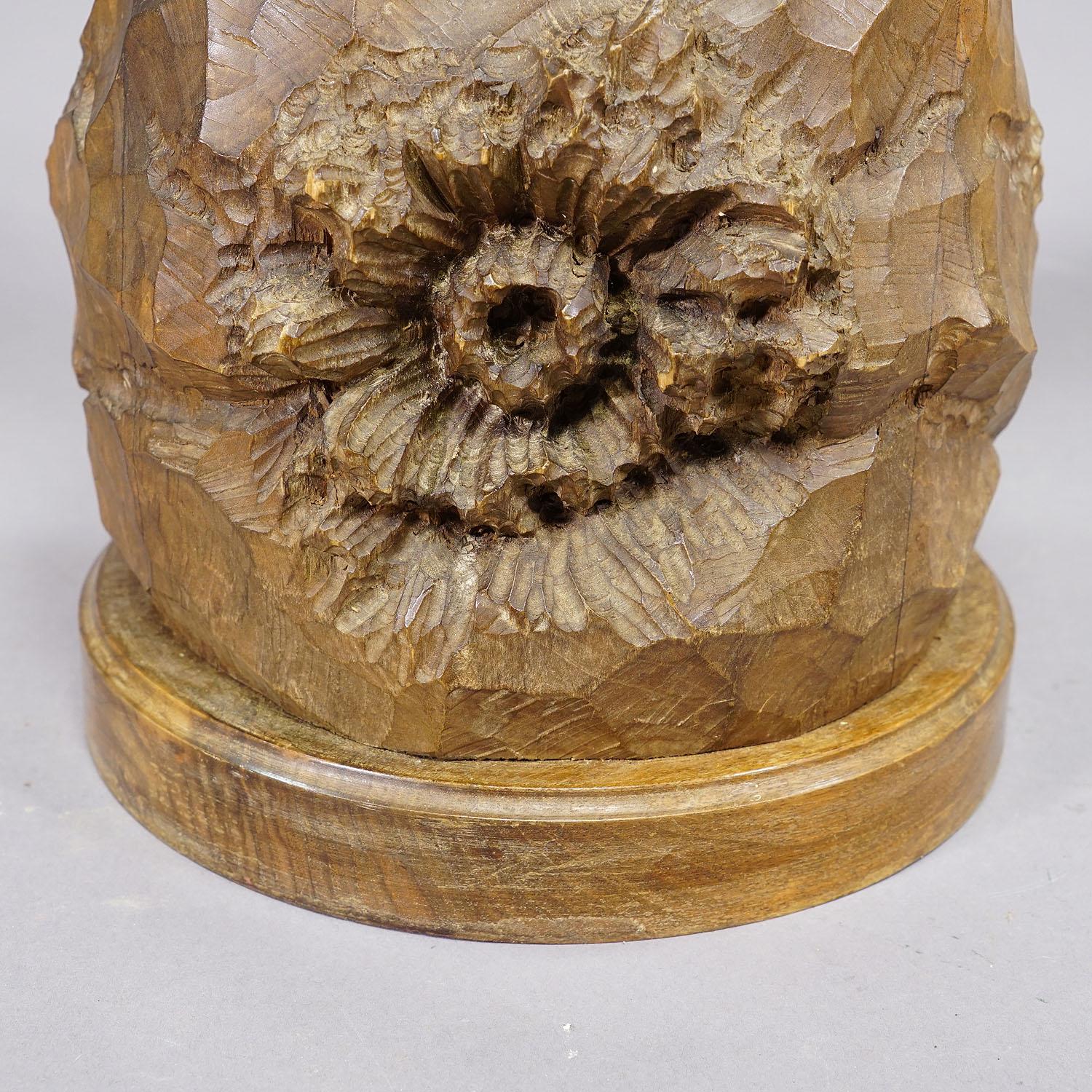 Gran estatua tallada a mano de un águila, Black Forest ca. 1900 en venta 6