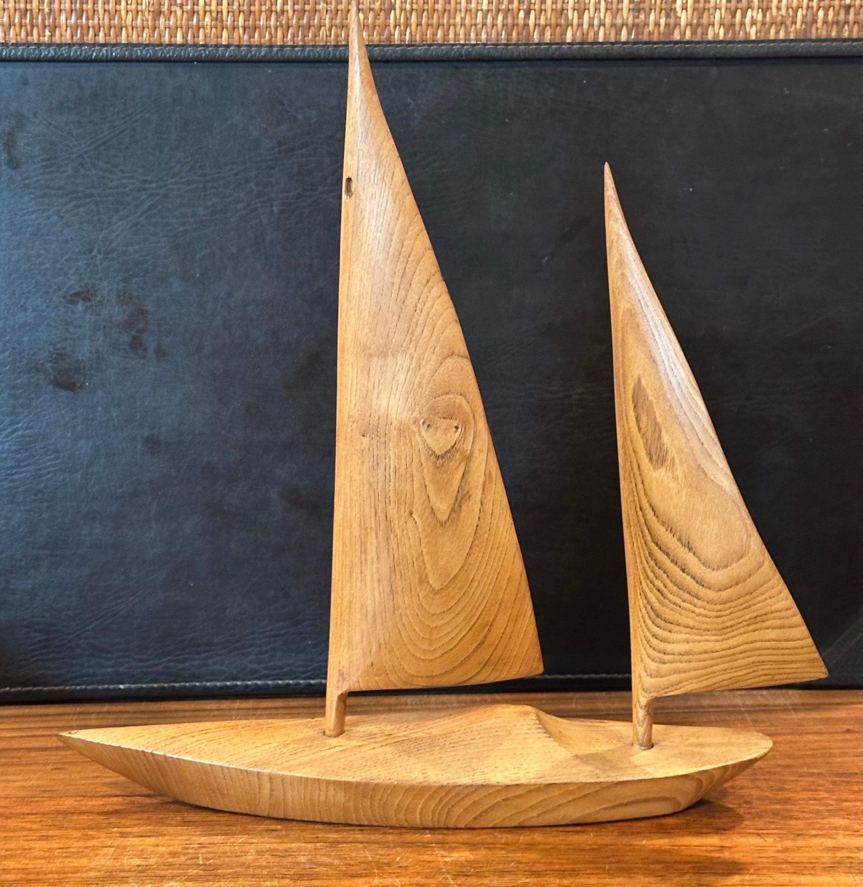 Large Hand Carved Teak Sailboat Sculpture - Signed in vendita 3