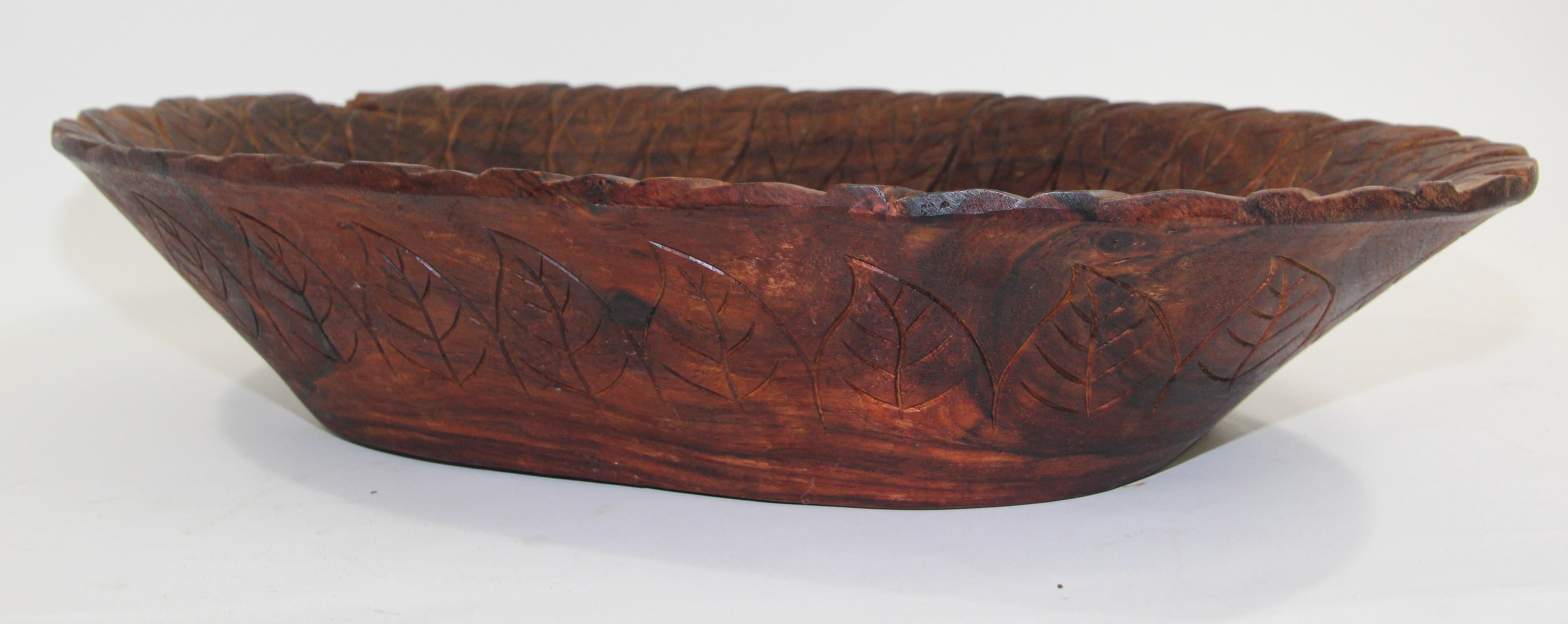 Large Hand-Carved Tribal Wooden Bowl from the Batak of Sumatra For Sale 1