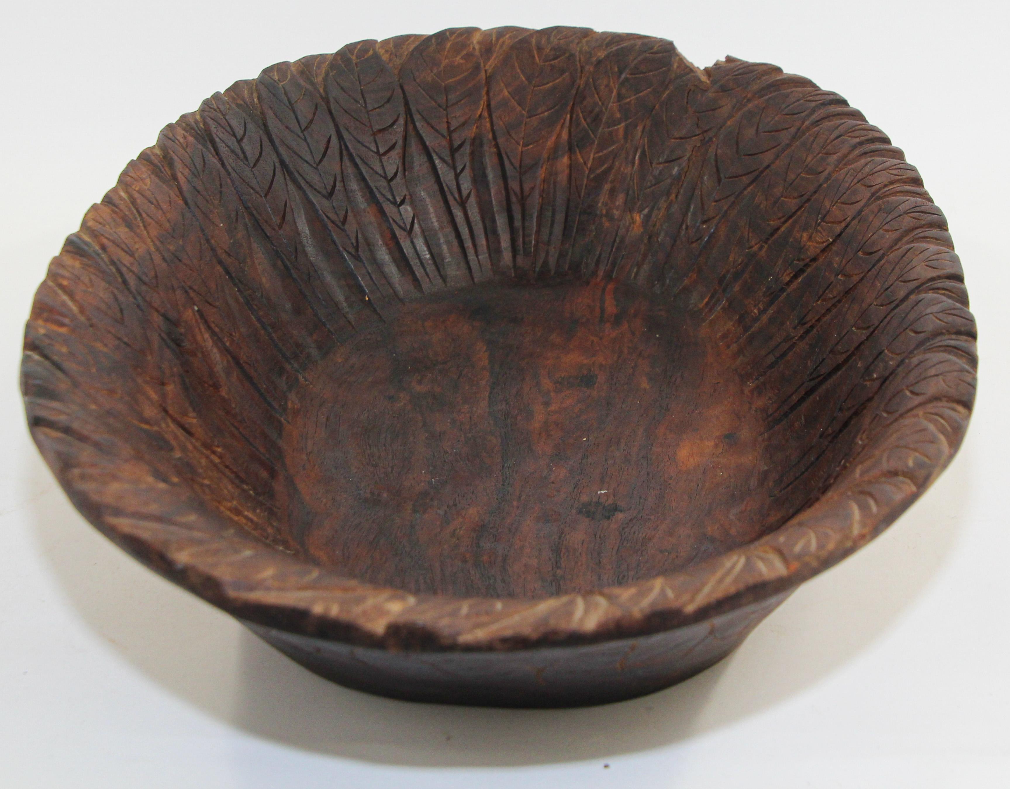 Large Hand-Carved Tribal Wooden Bowl from the Batak of Sumatra For Sale 2