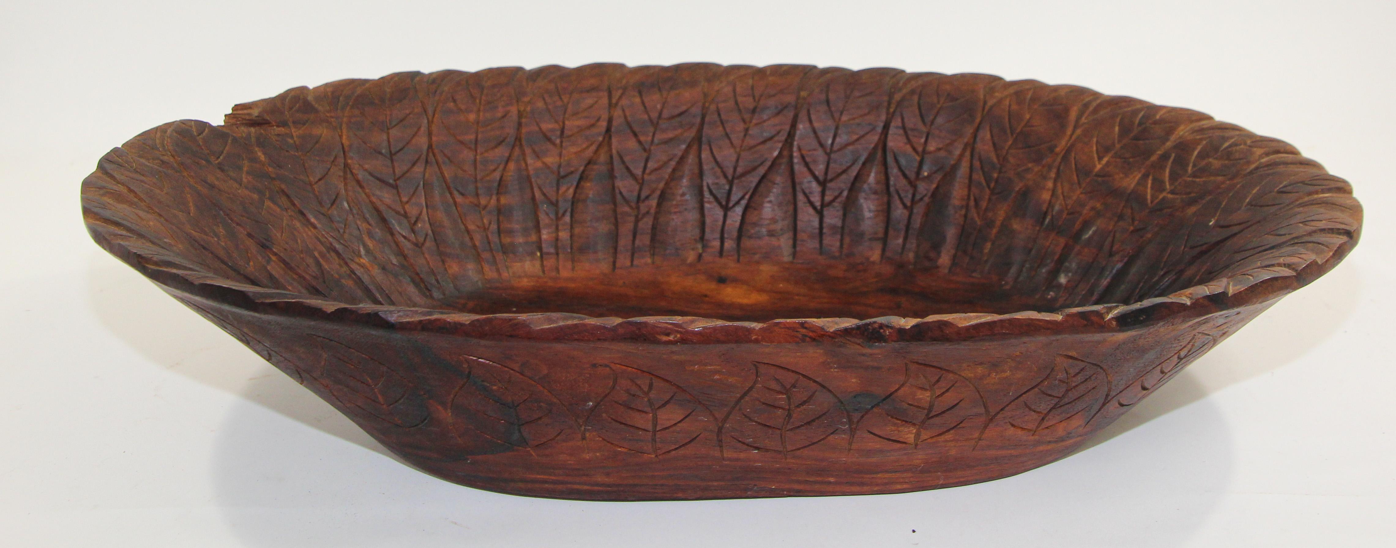 Large Hand-Carved Tribal Wooden Bowl from the Batak of Sumatra For Sale 6