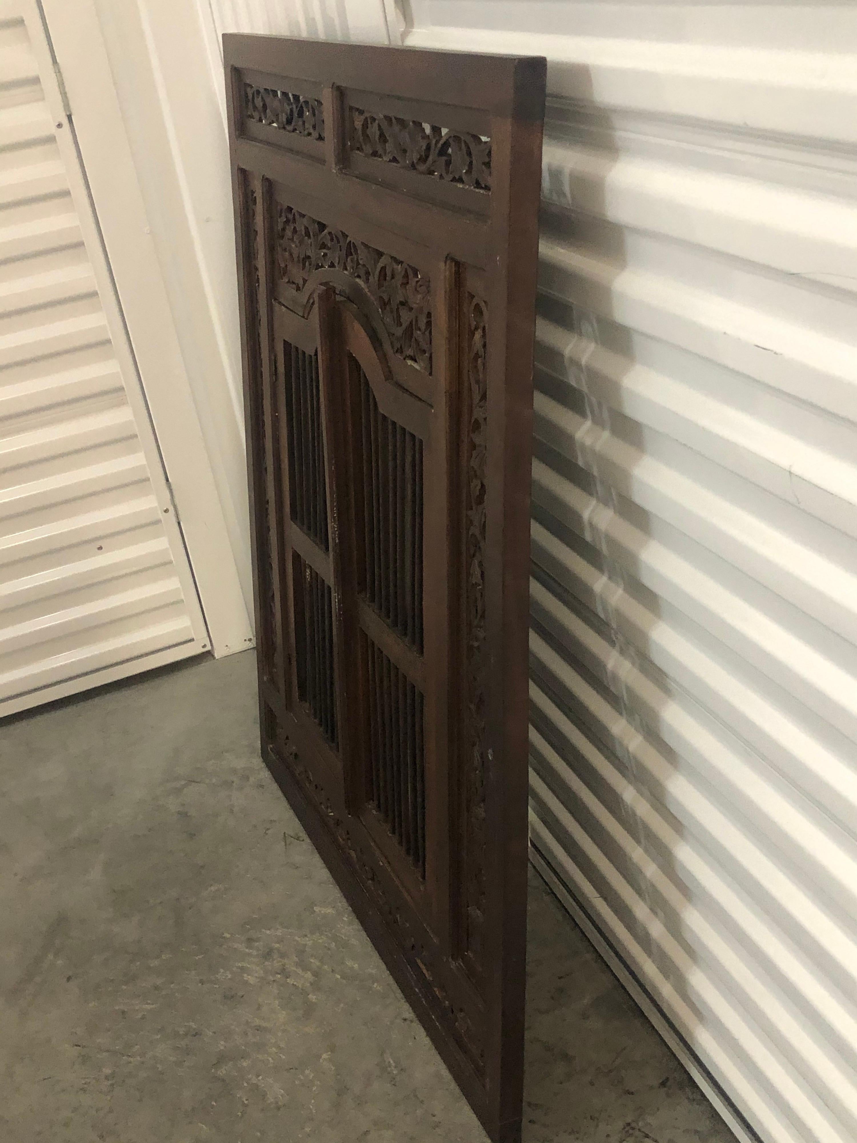 Large Hand Carved Wood Indian Wall Mirror In Good Condition In Oakland Park, FL