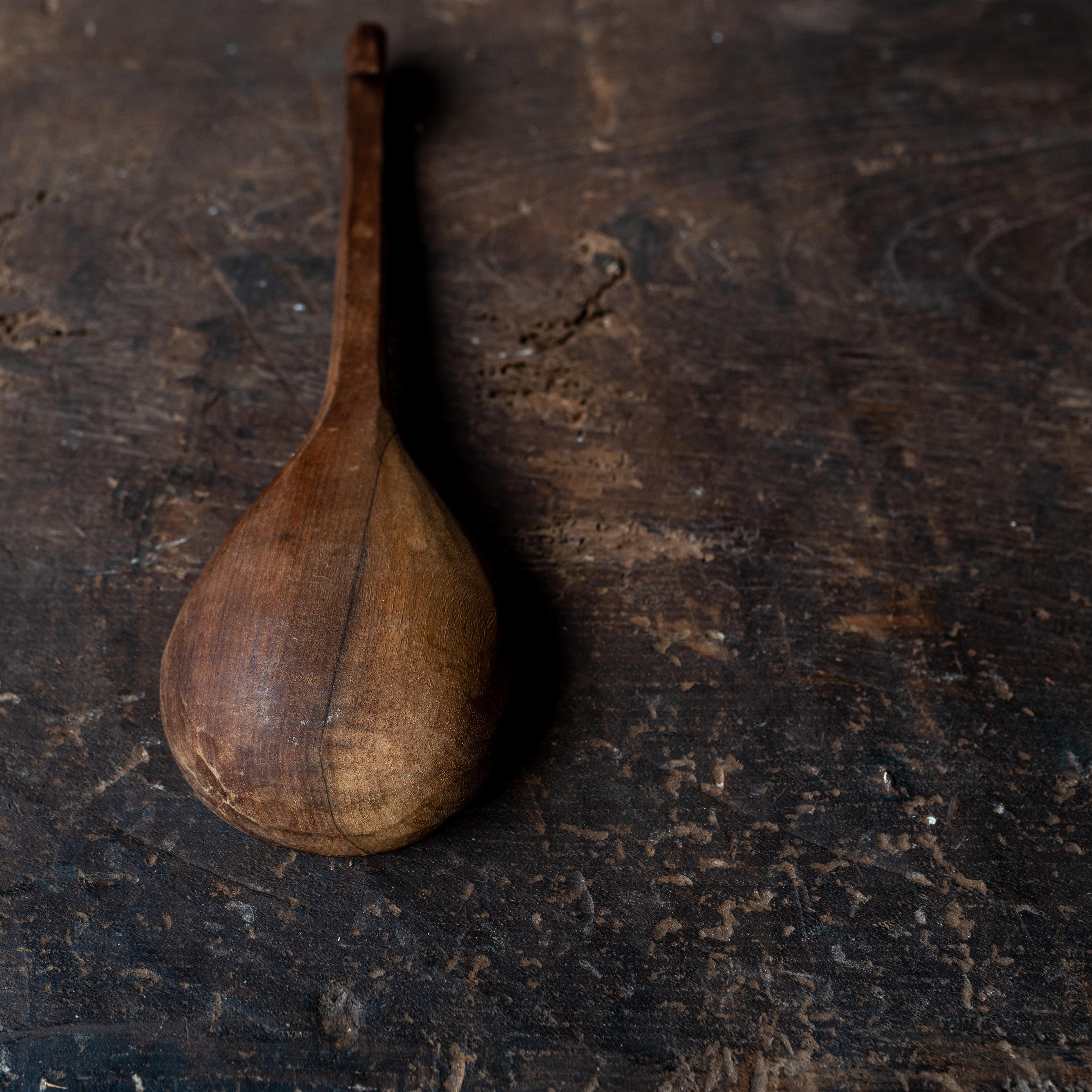 Cazo grande de madera tallada a mano,  Principios del siglo XX en venta 4