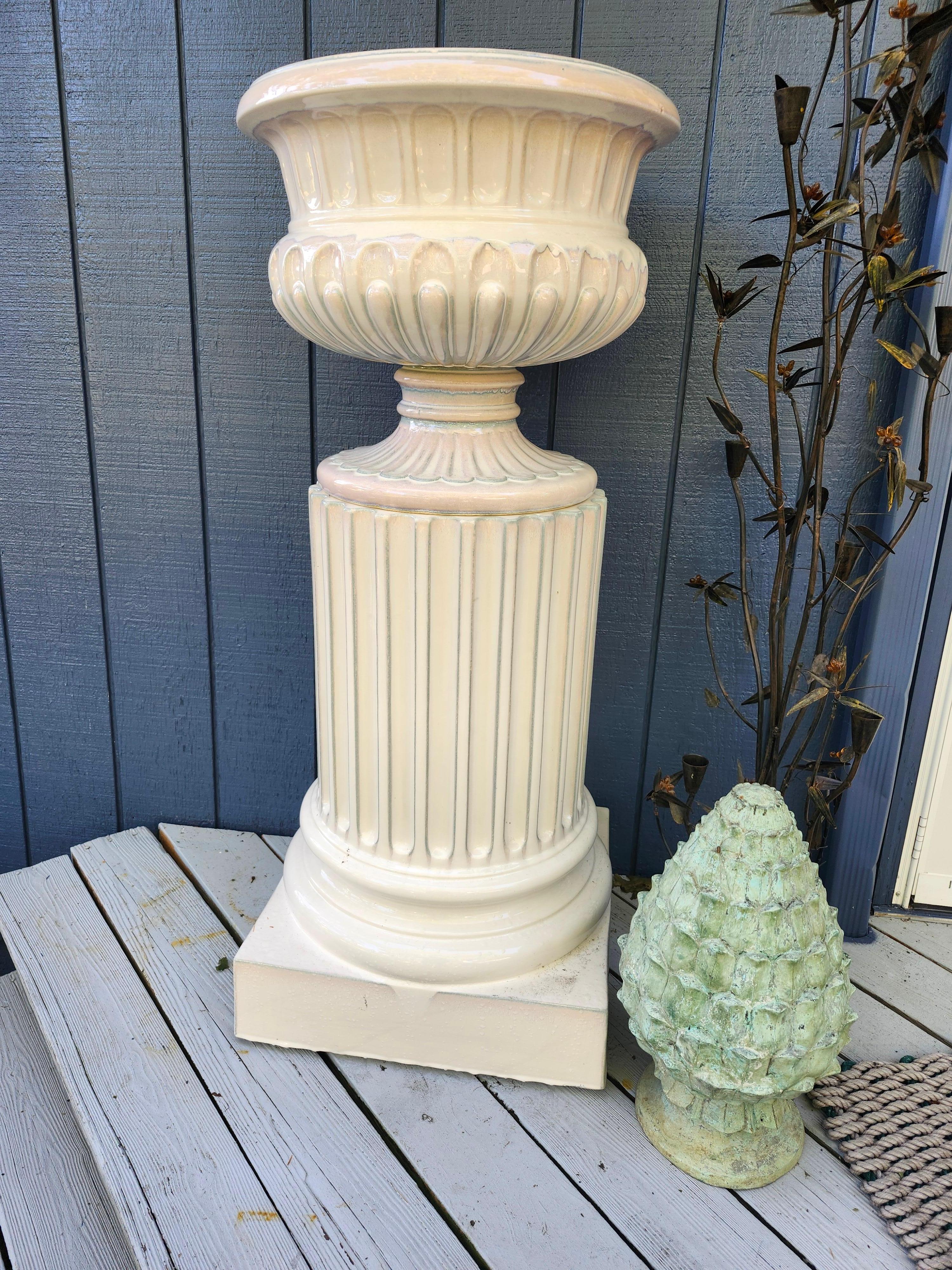 Jardinera Grande Artesanal de 2 Piezas de Terracota Esmaltada Blanca con Pedestal en venta 4