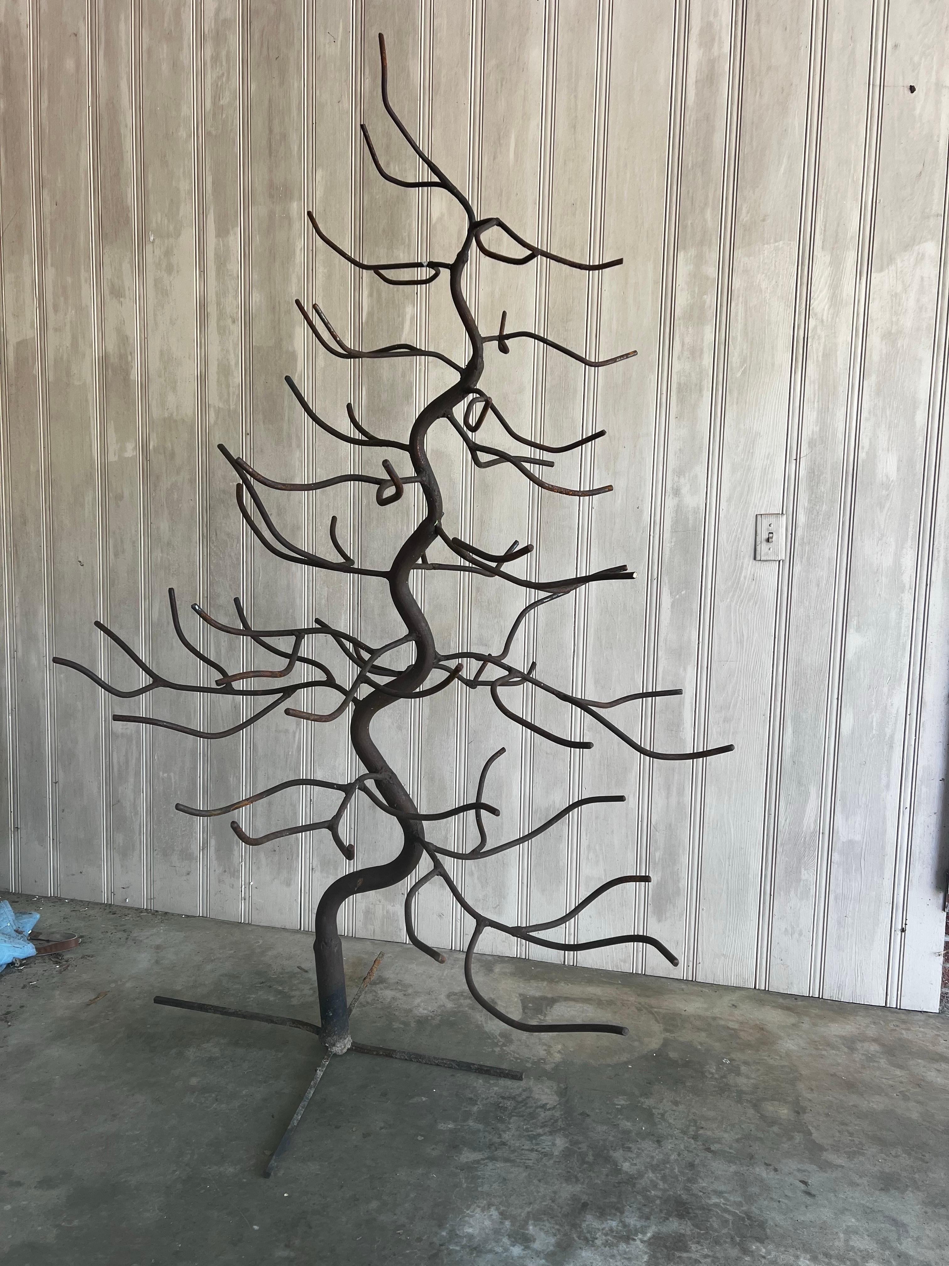 Grande scultura di albero da giardino in ferro forgiato a mano In condizioni buone in vendita a Los Angeles, CA