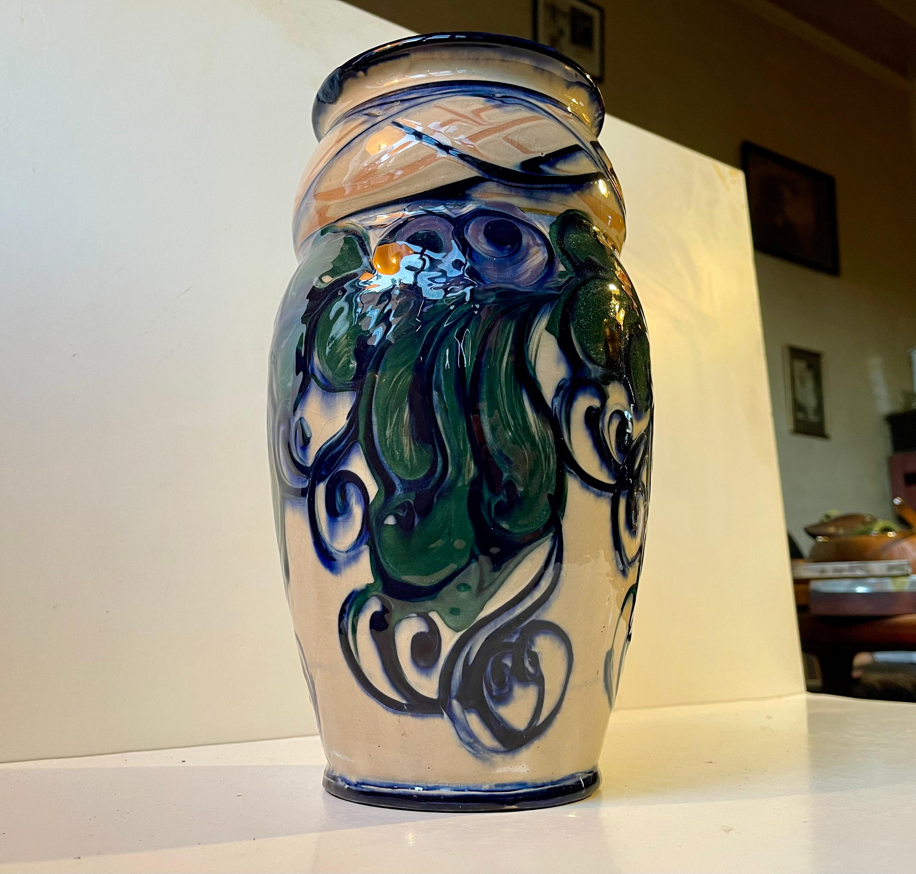 Grande vaso danese Art Nouveau smaltato a mano di Danico, anni '20 In condizioni buone in vendita a Esbjerg, DK