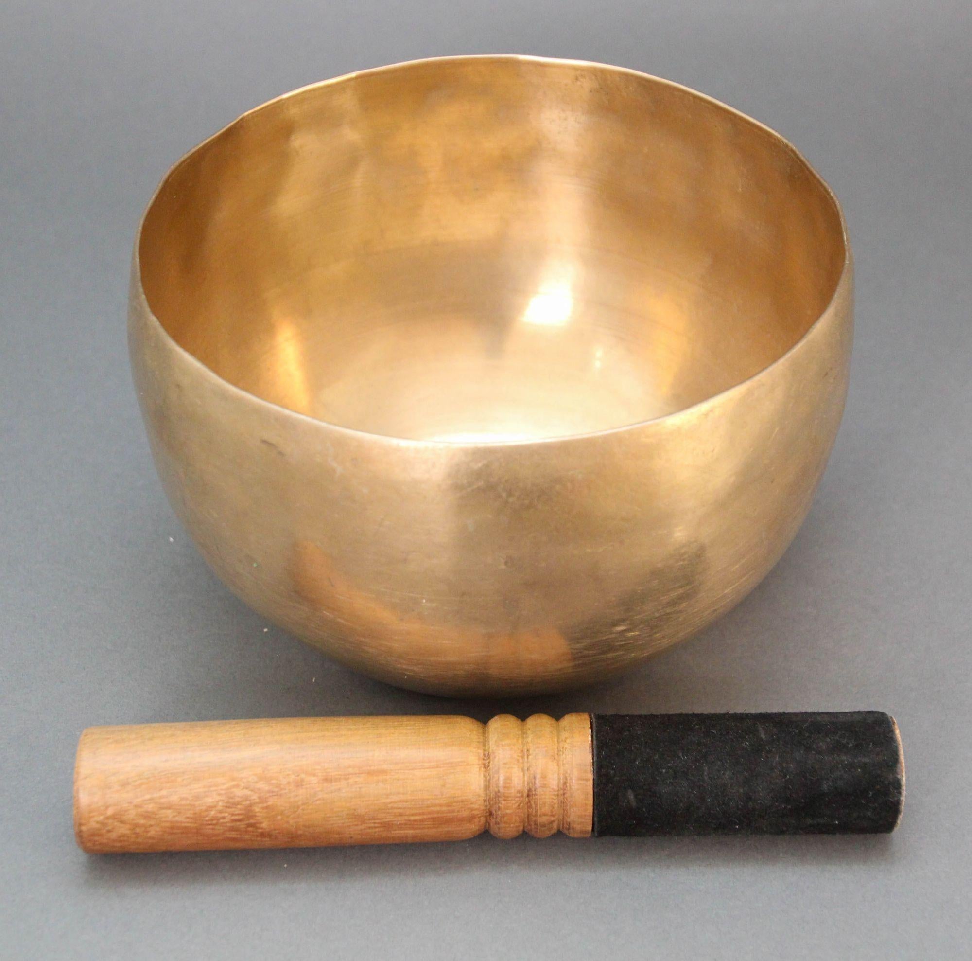 Large Hand-Hammered Brass Singing Bowl Nepal 1950s For Sale 3