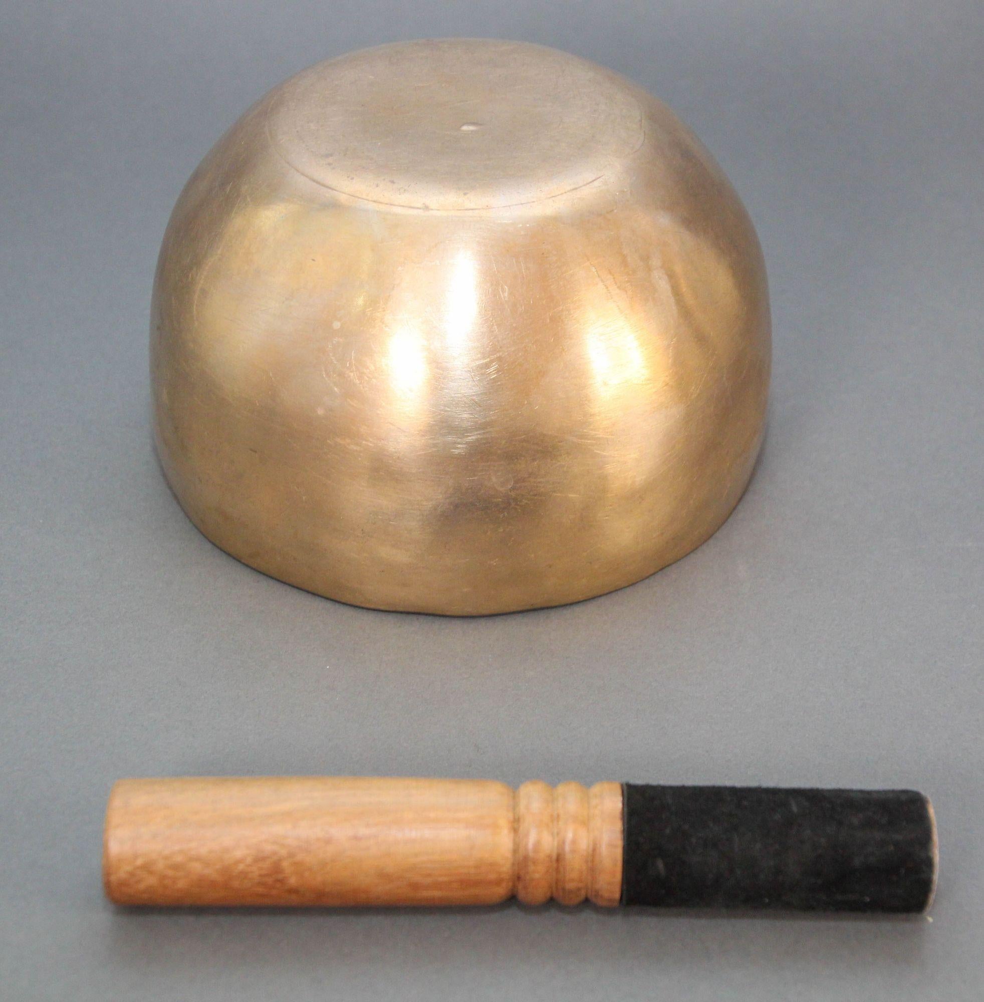 Large Hand-Hammered Brass Singing Bowl Nepal 1950s For Sale 1