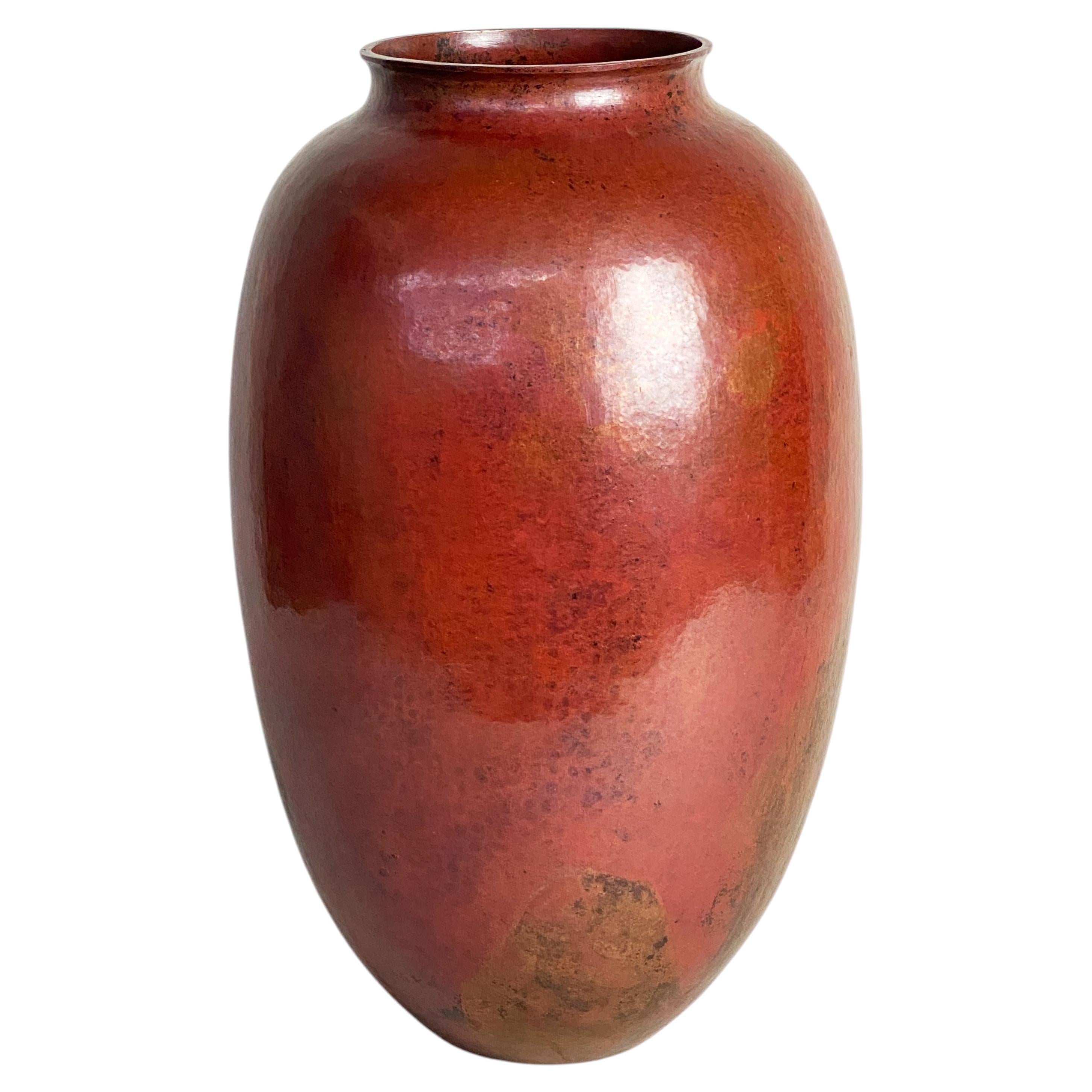 Large Hand-Hammered Copper Vase by Ignacio Punzo Angel, Santa Clara del Cobre