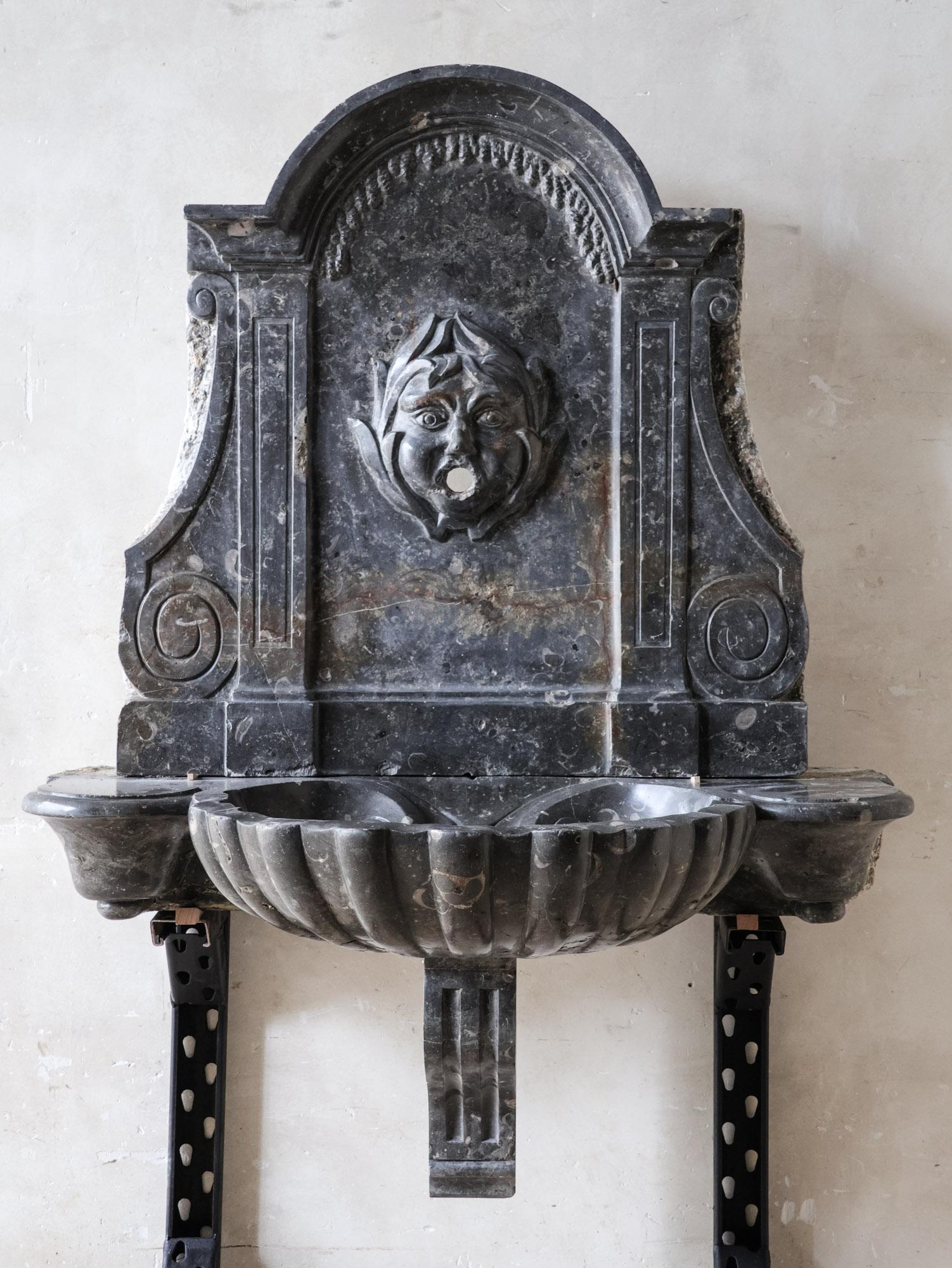 Large Hand-hewn St. Cyr Marble Wall Fountain from the 18th Century In Good Condition For Sale In Baambrugge, NL