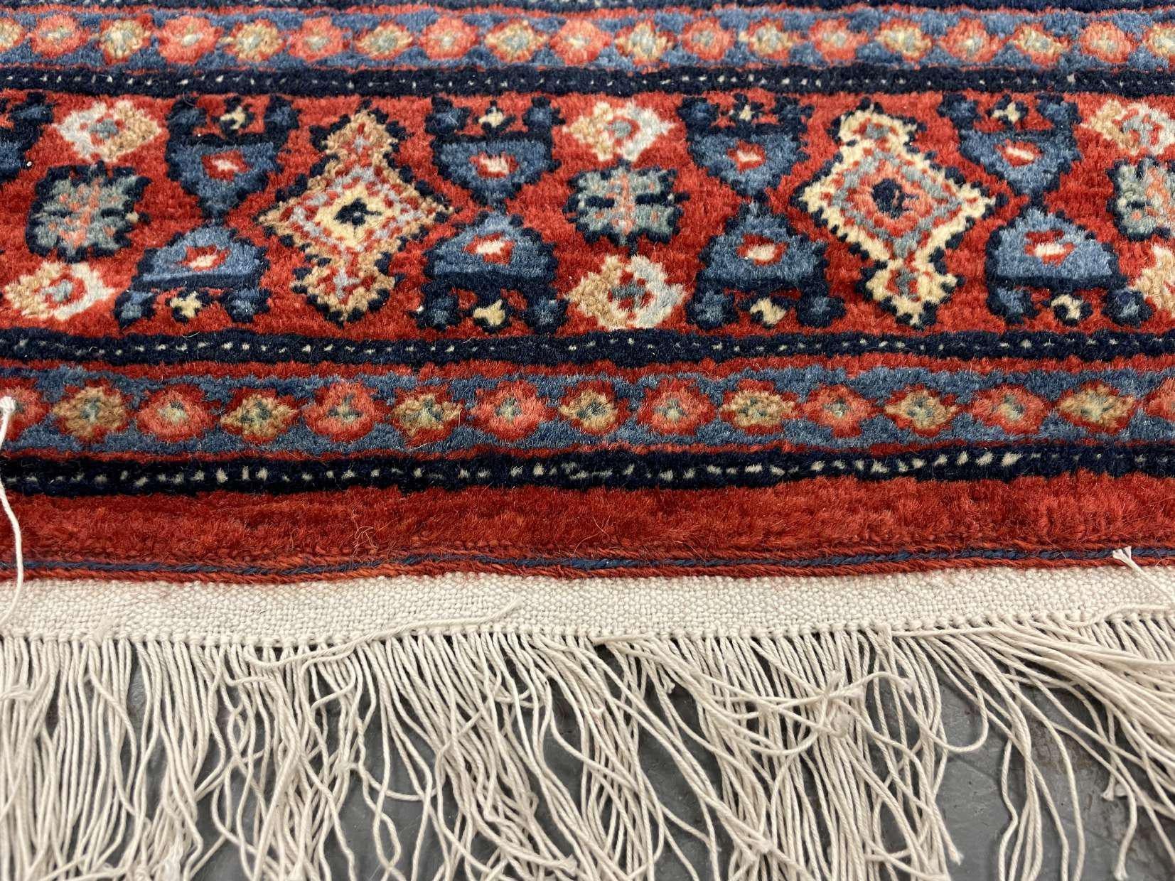 Großer handgeknüpfter kurdischer Bidjar-Teppich, Westasien, Rostwolle Wohnzimmerteppich im Angebot 5