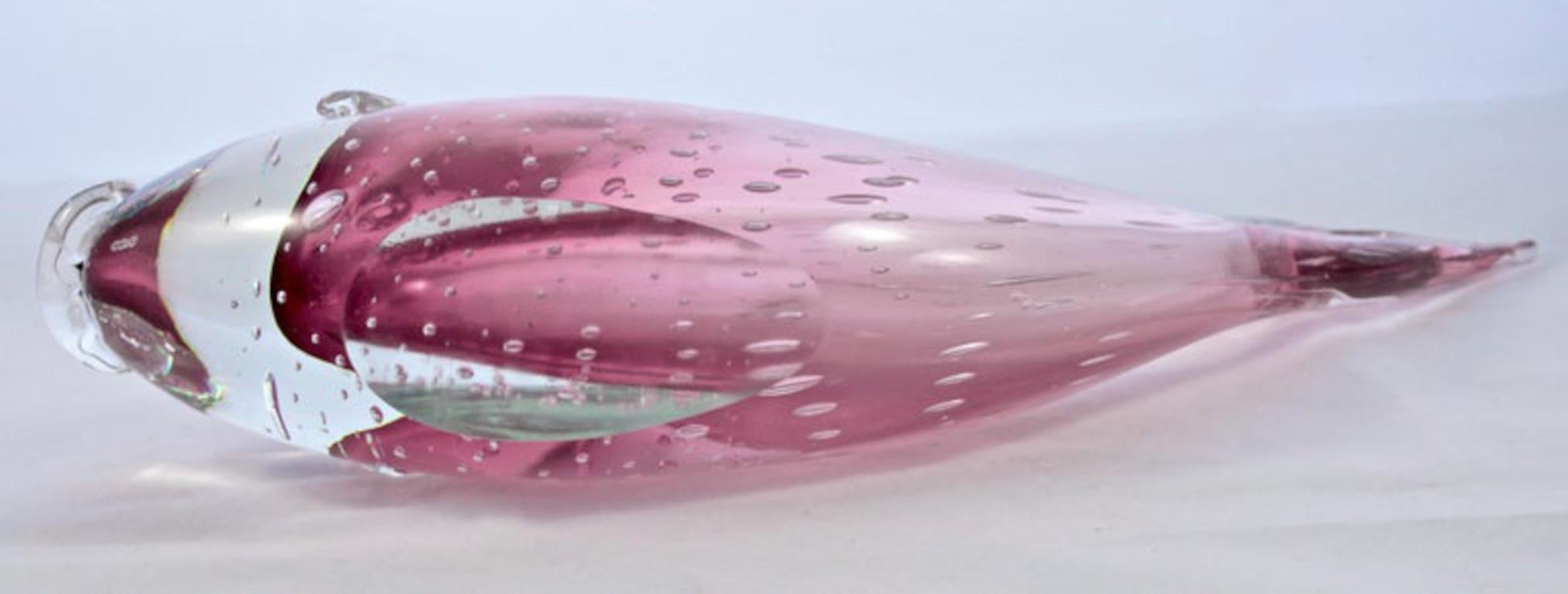 Large Handmade Magenta Pink and Clear Bubble Art Glass Fish Sculpture, 1960s For Sale 1