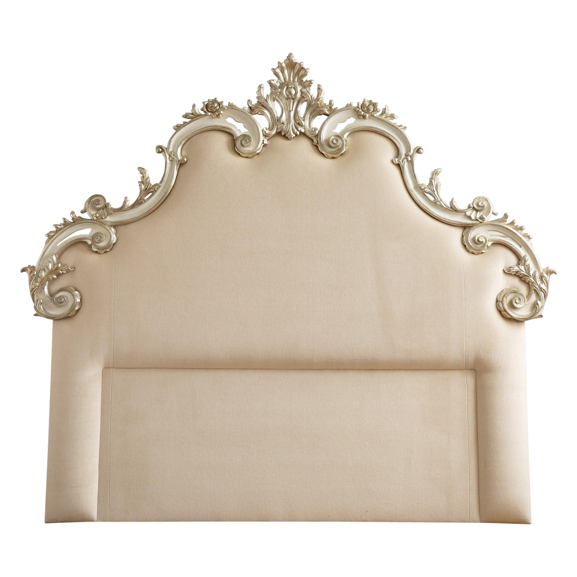Grande tête de lit fabriquée à la main sur commande dans le style rococo