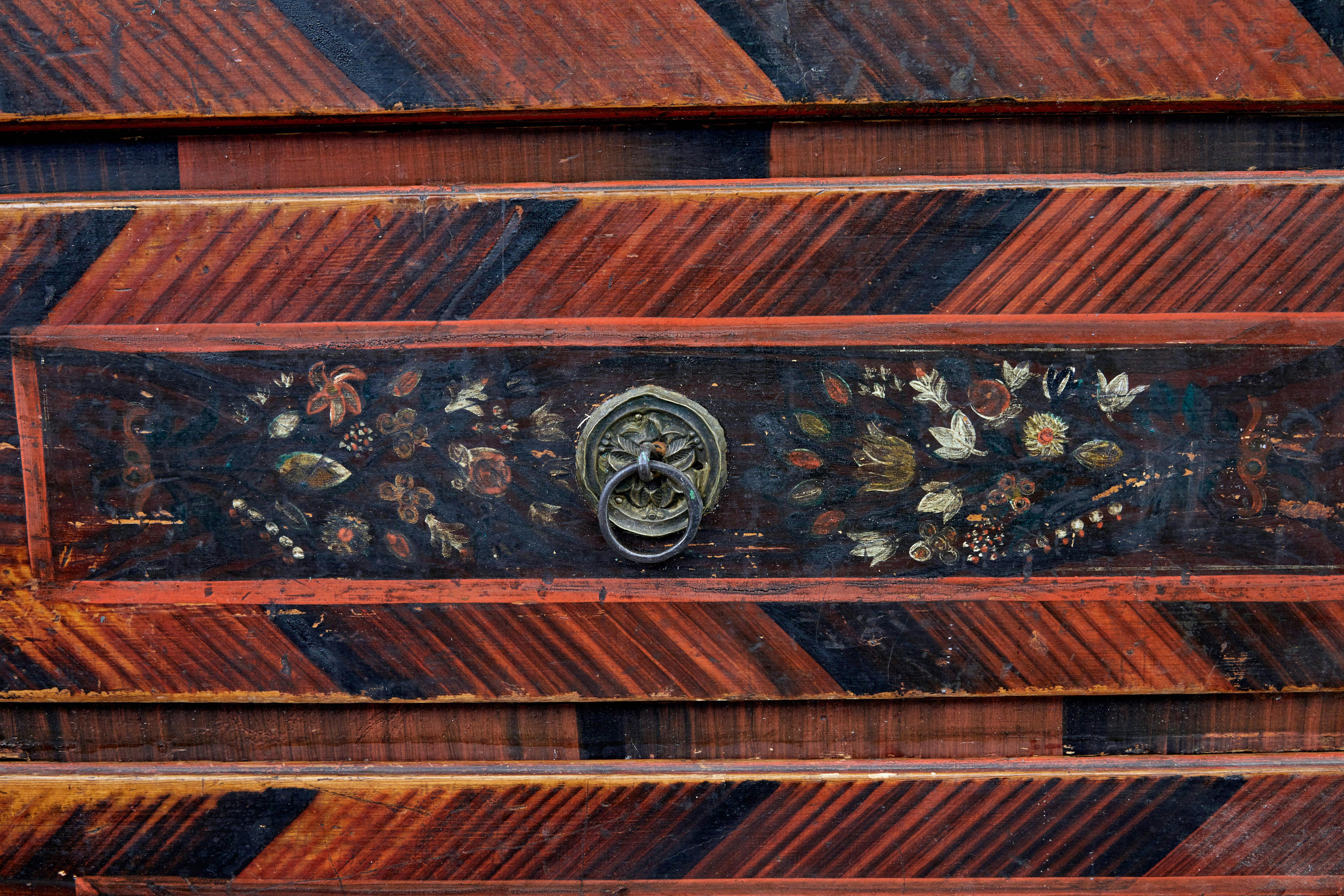 Large hand painted 19th century chest of drawers In Good Condition For Sale In Debenham, Suffolk