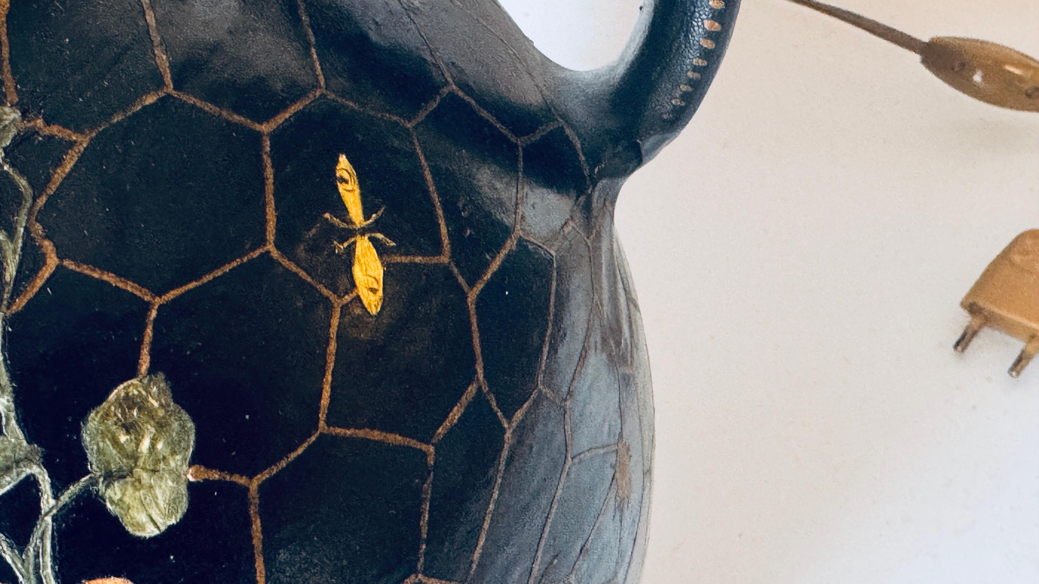 Mid-Century moderno Grande lampada da tavolo in ceramica dipinta a mano, motivi floreali e insetti, anni '60 in vendita