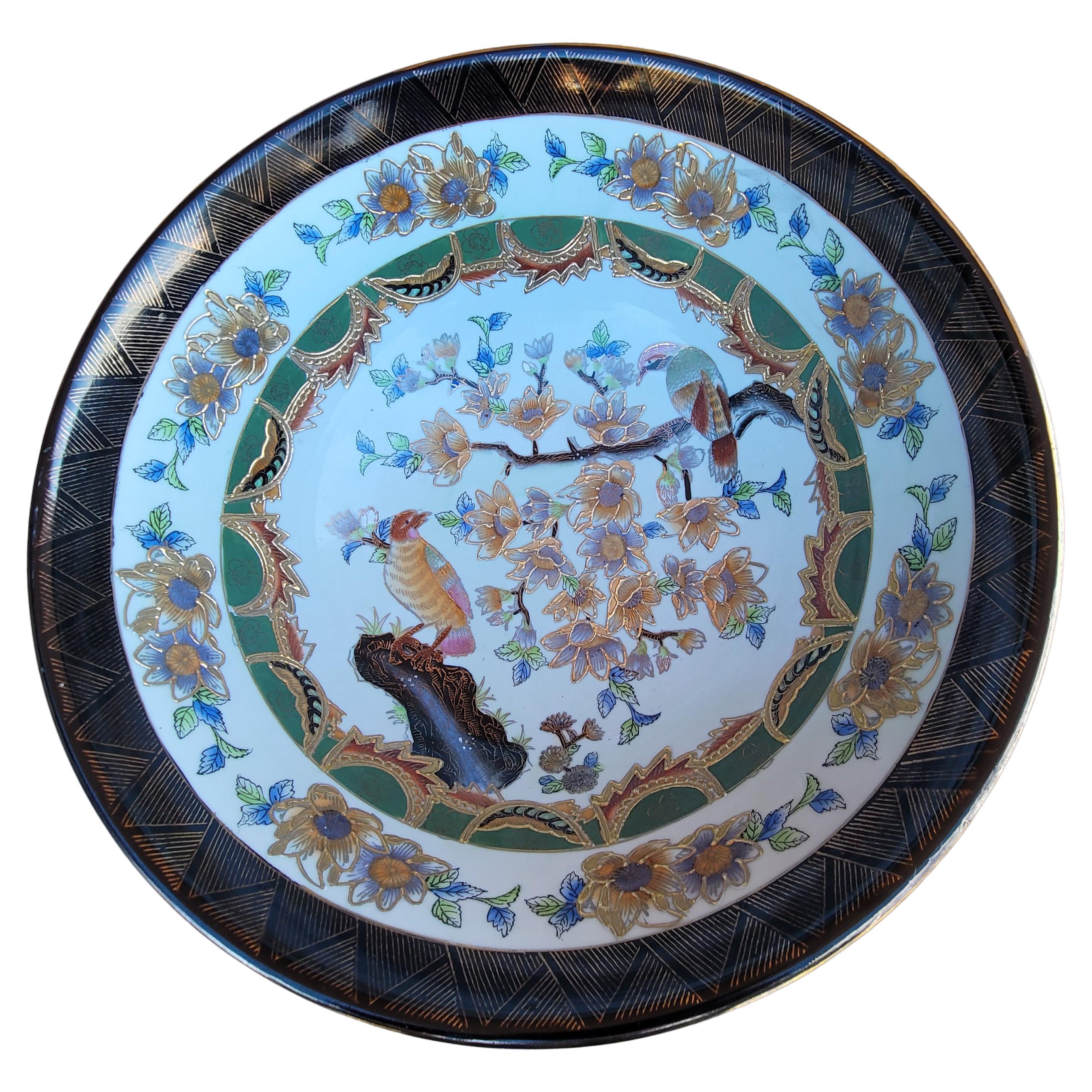 Large Hand-Painted Chinese Enamel And Gilt Decorated Porcelain Bowl In Good Condition For Sale In Germantown, MD