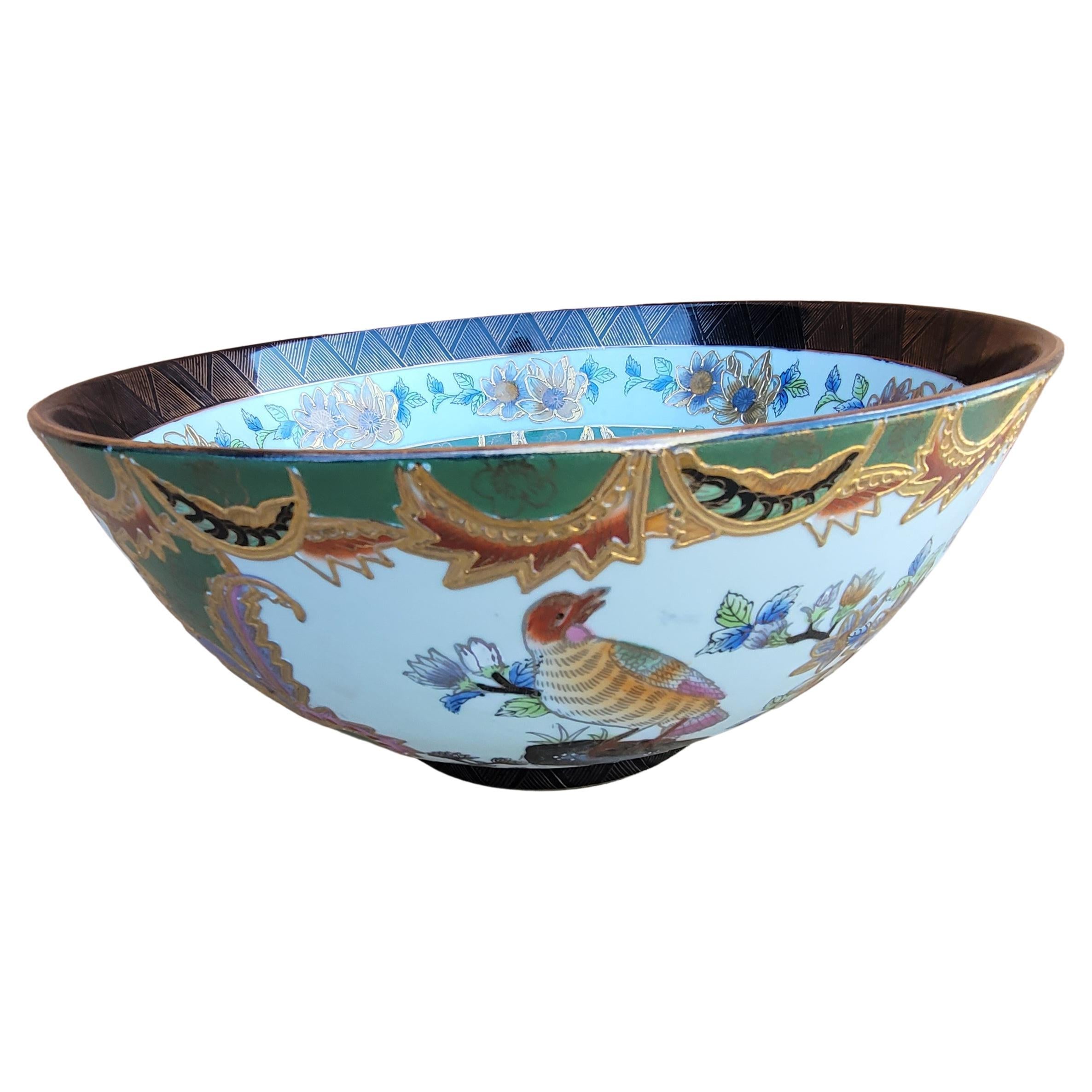 Large Hand-Painted Chinese Enamel And Gilt Decorated Porcelain Bowl For Sale