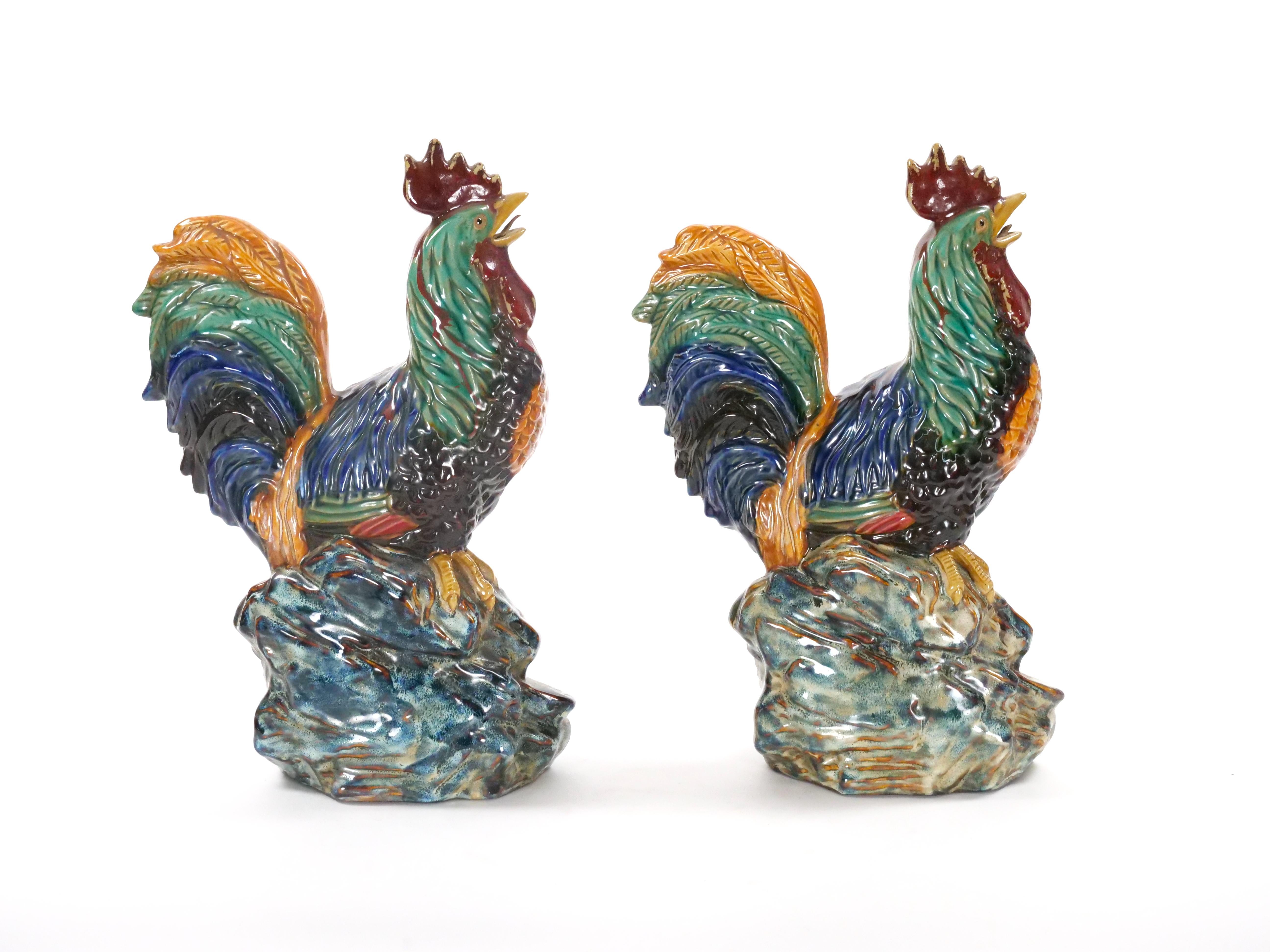 Gran Vajilla de Porcelana Inglesa Pintada a Mano y Decorada Gallo Decorativo Glaseado en venta