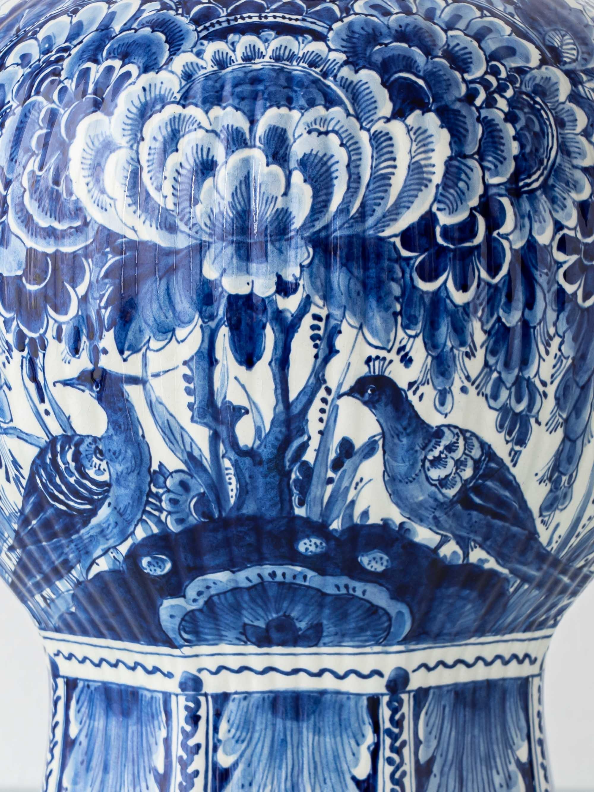 Chinoiseries Grande lampe de table en céramique hollandaise Delft bleue et blanche peinte à la main, 1961 en vente