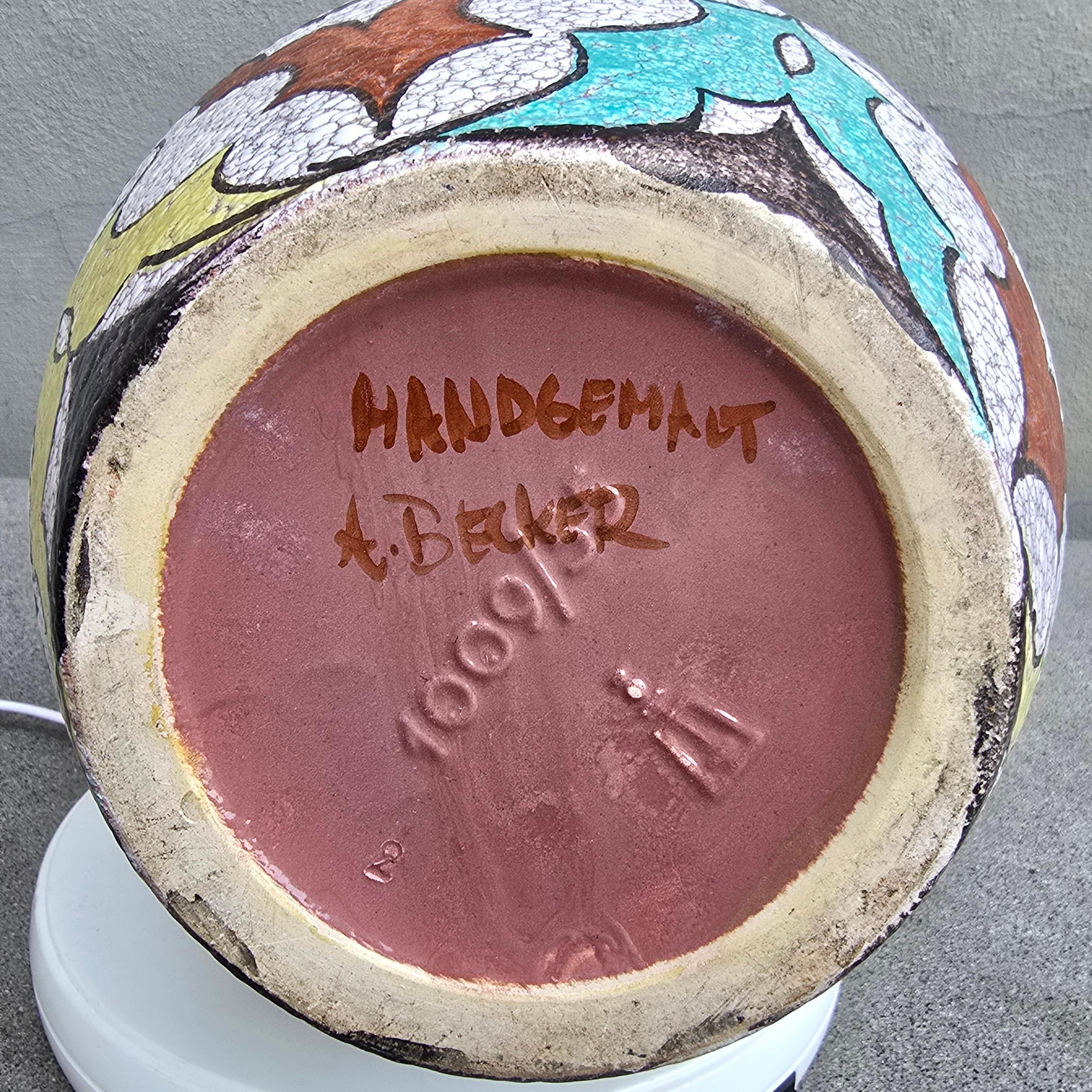 Grand vase en Studio Pottery allemand peint à la main par A. Becker pour Steuler, années 1950 en vente 2