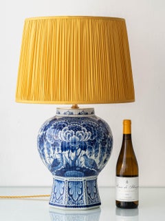 Gran lámpara de sobremesa de cerámica pintada a mano Royal Delft 300 aniversario, 1953