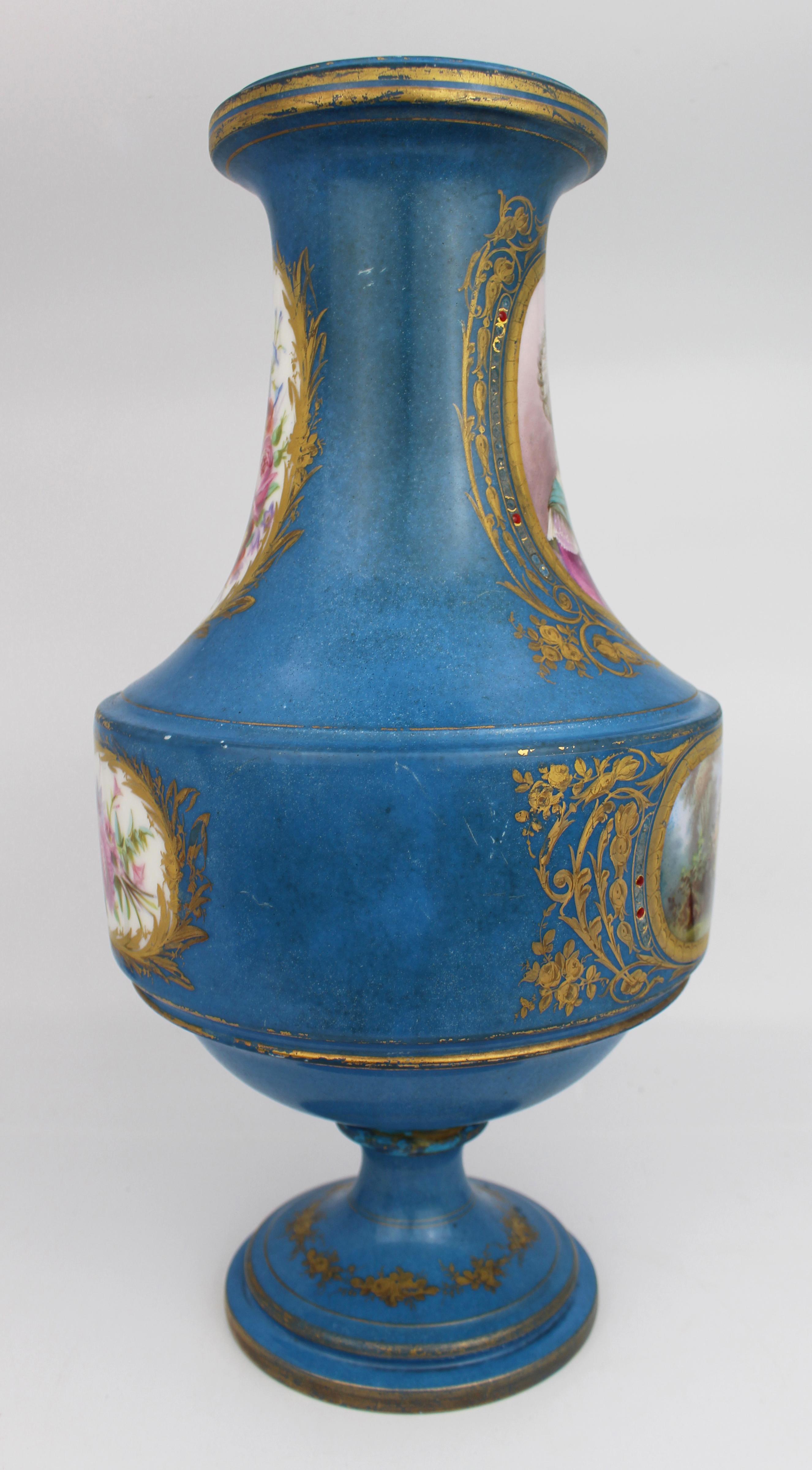 Gran jarrón de porcelana Bleu Céleste pintado a mano al estilo de Sèvres, Francia, hacia 1880 siglo XIX en venta