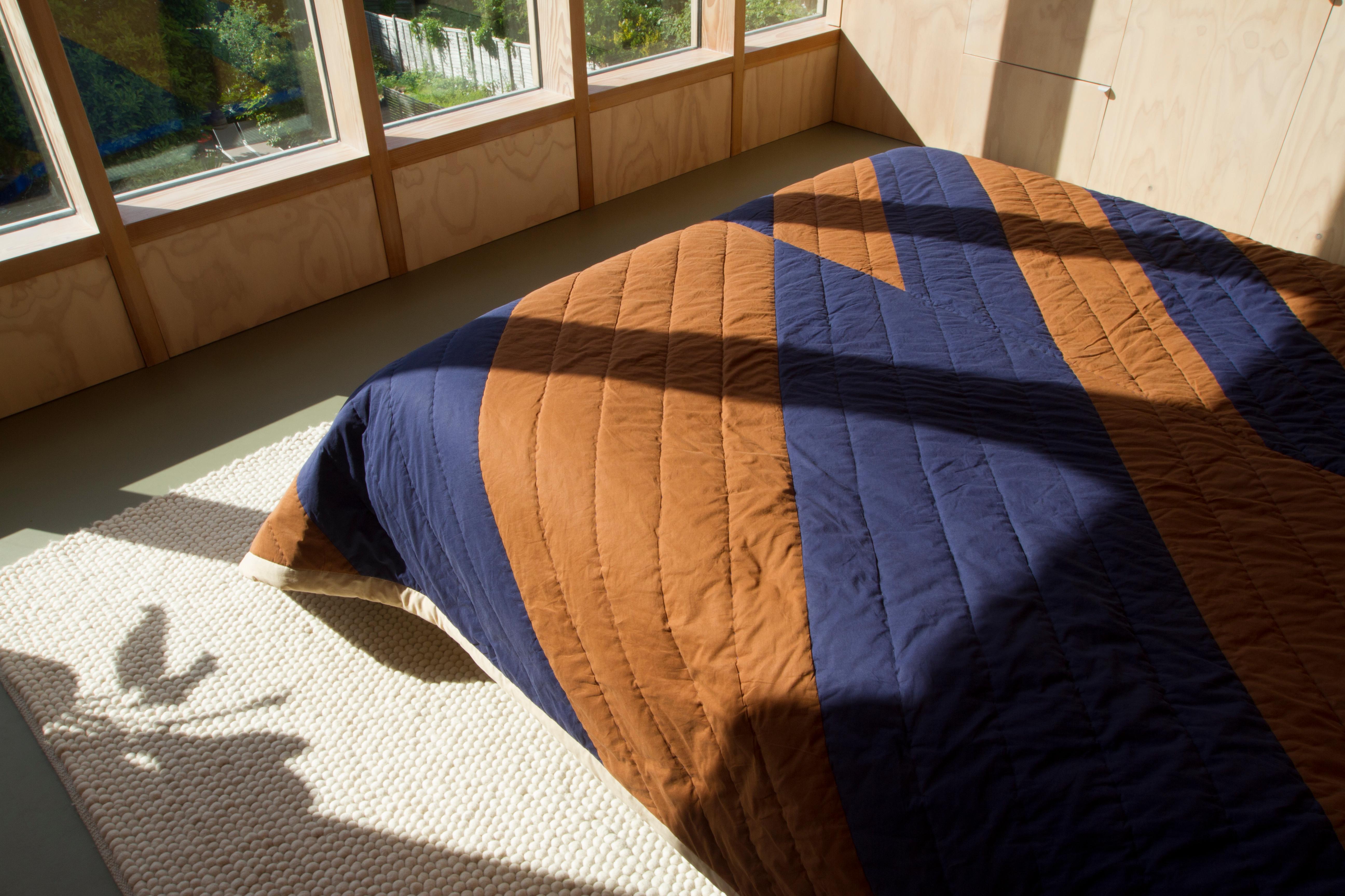 Extra large hand quilted patchwork bed quilt made from organic cotton throw For Sale 2