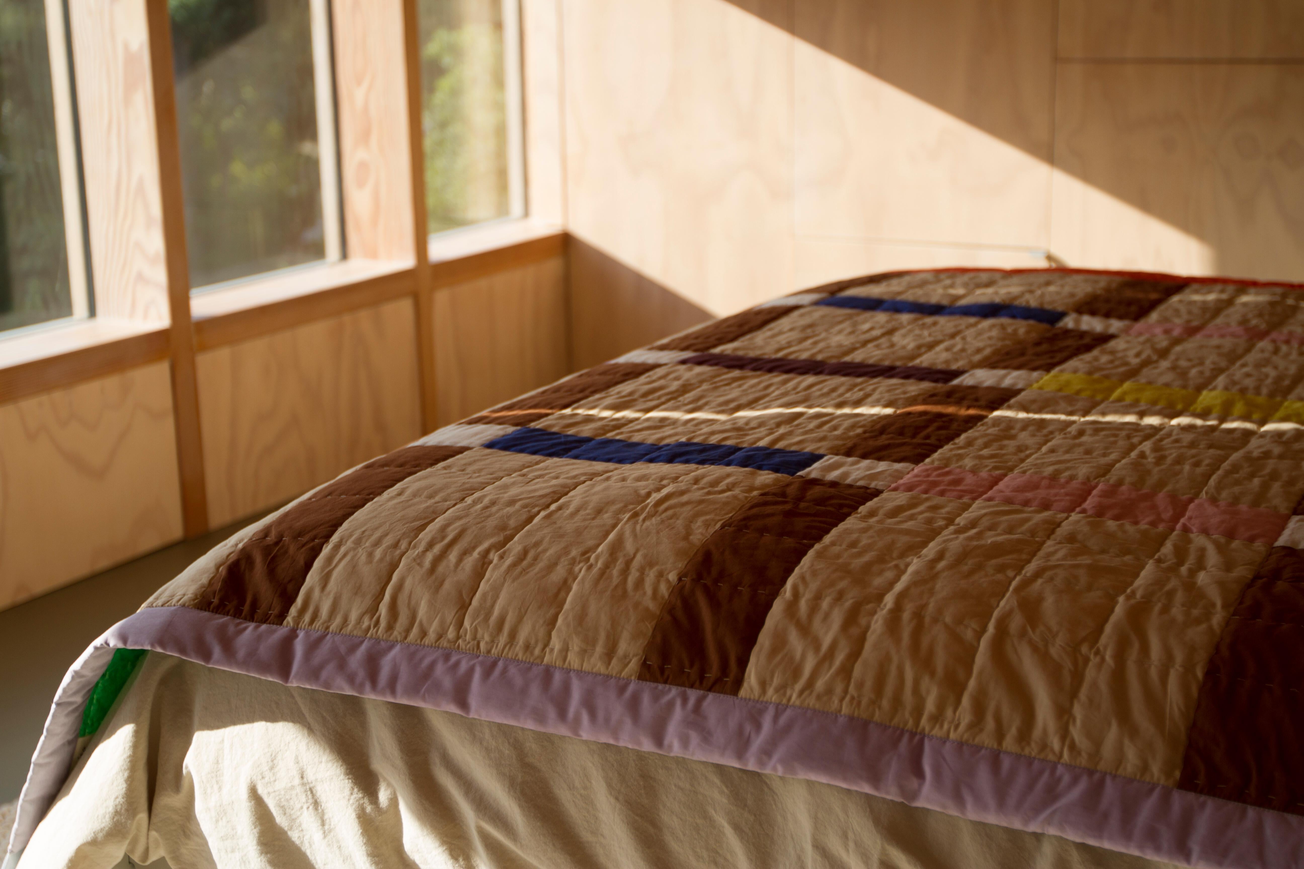 Large hand quilted patchwork bed quilt made from organic cotton For Sale 3